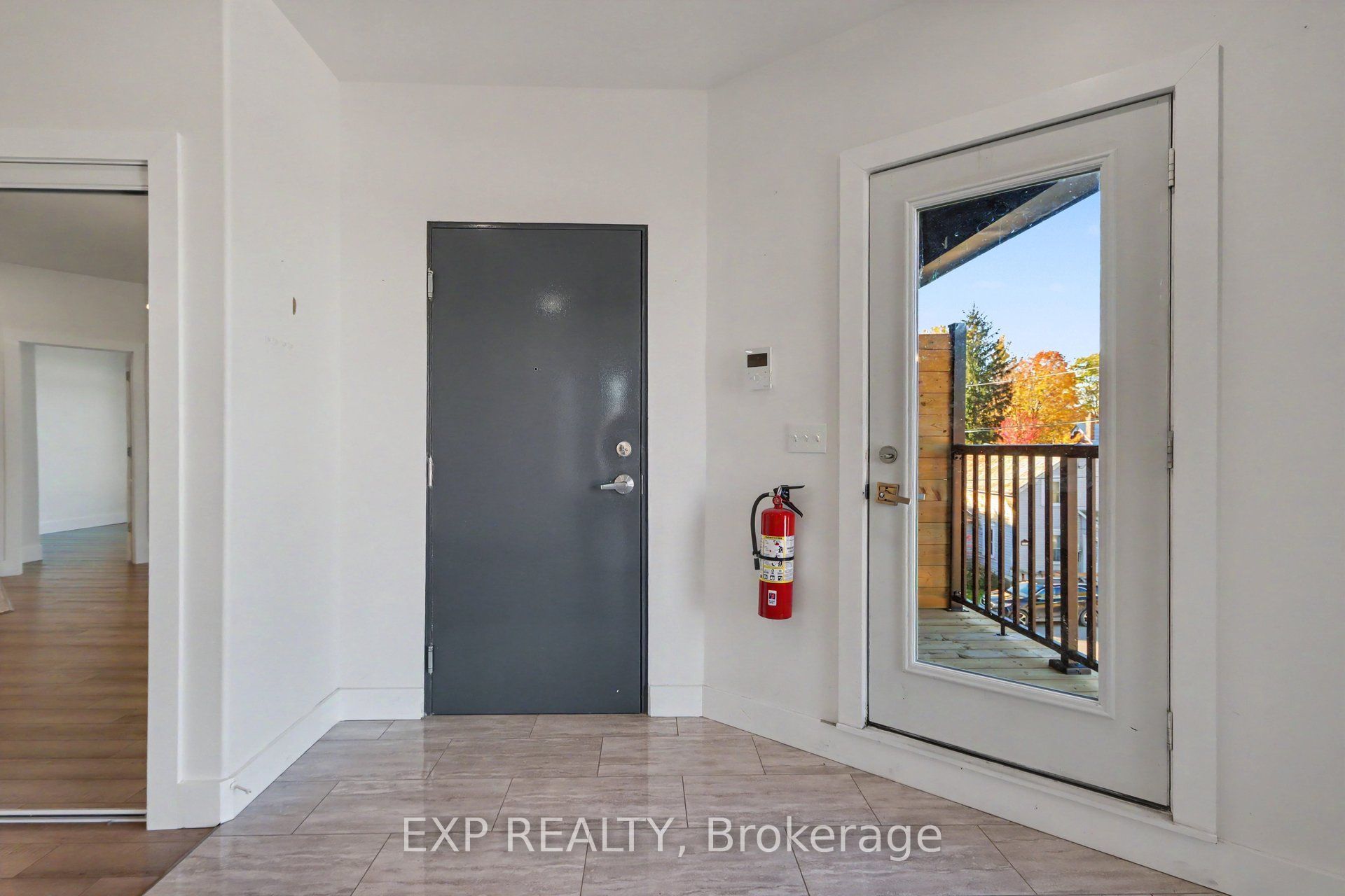 117 W Drummond Street W 4 Property Photo 3