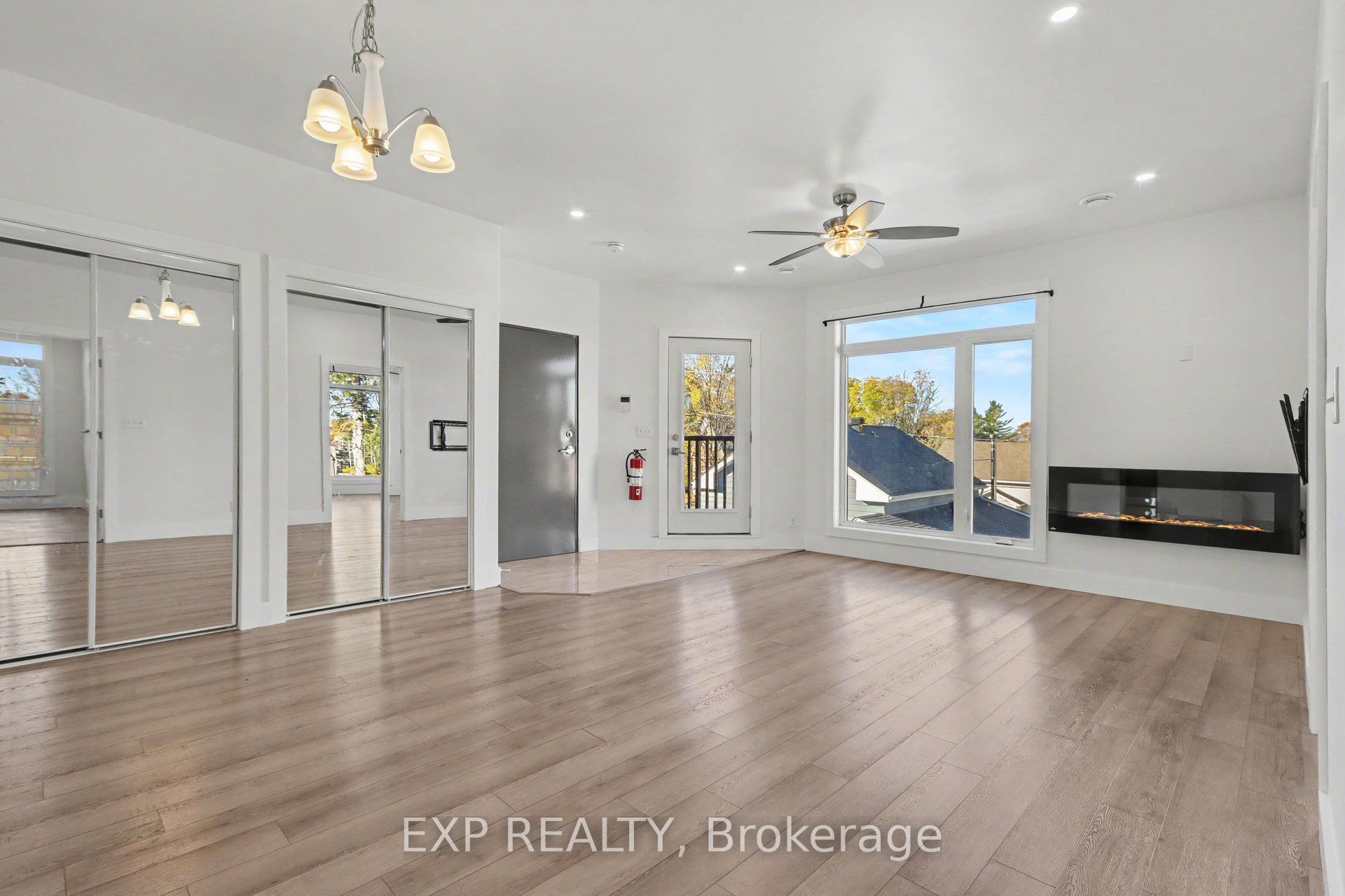 117 W Drummond Street W 4 Property Photo 5