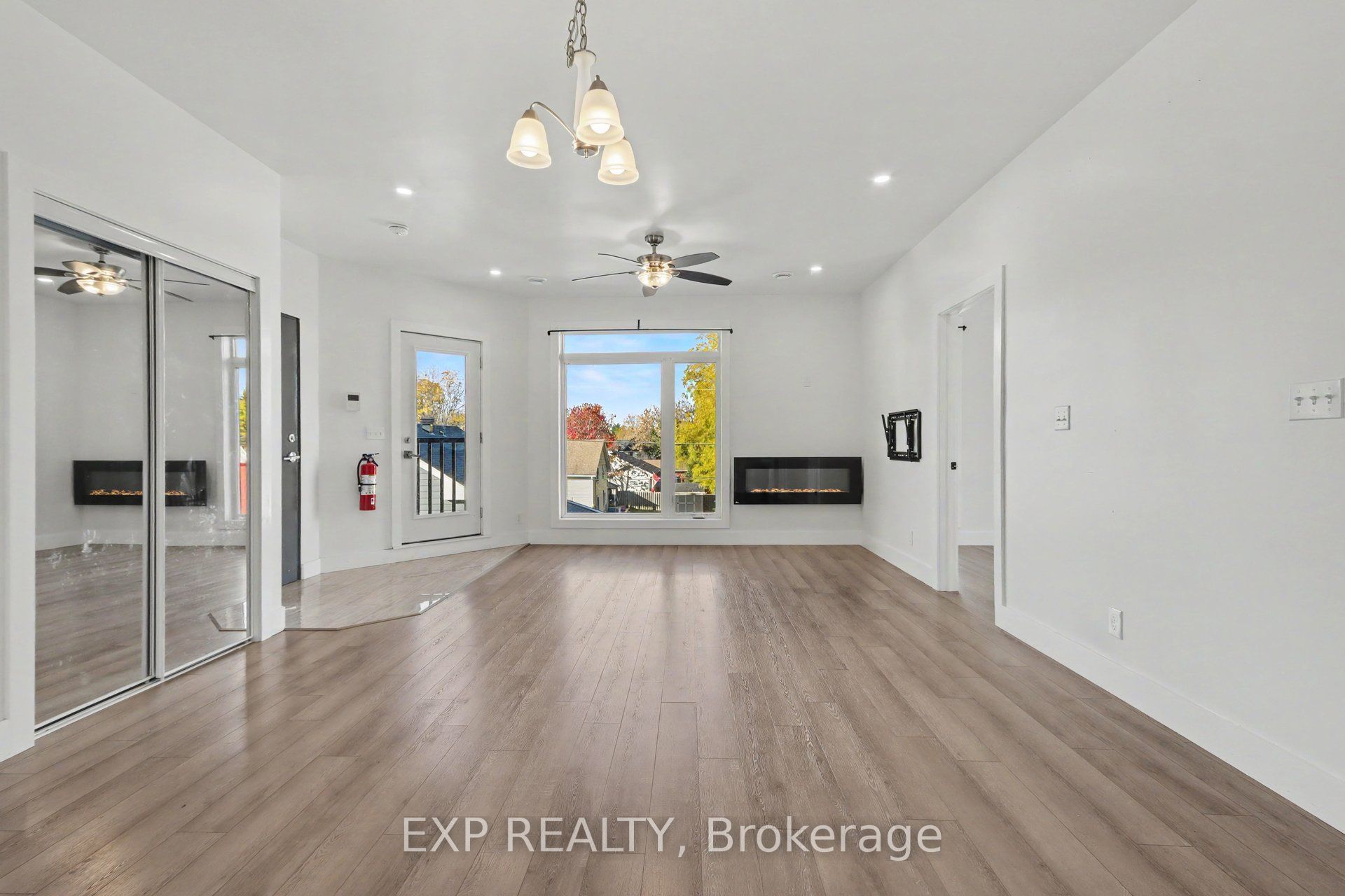 117 W Drummond Street W 4 Property Photo 6