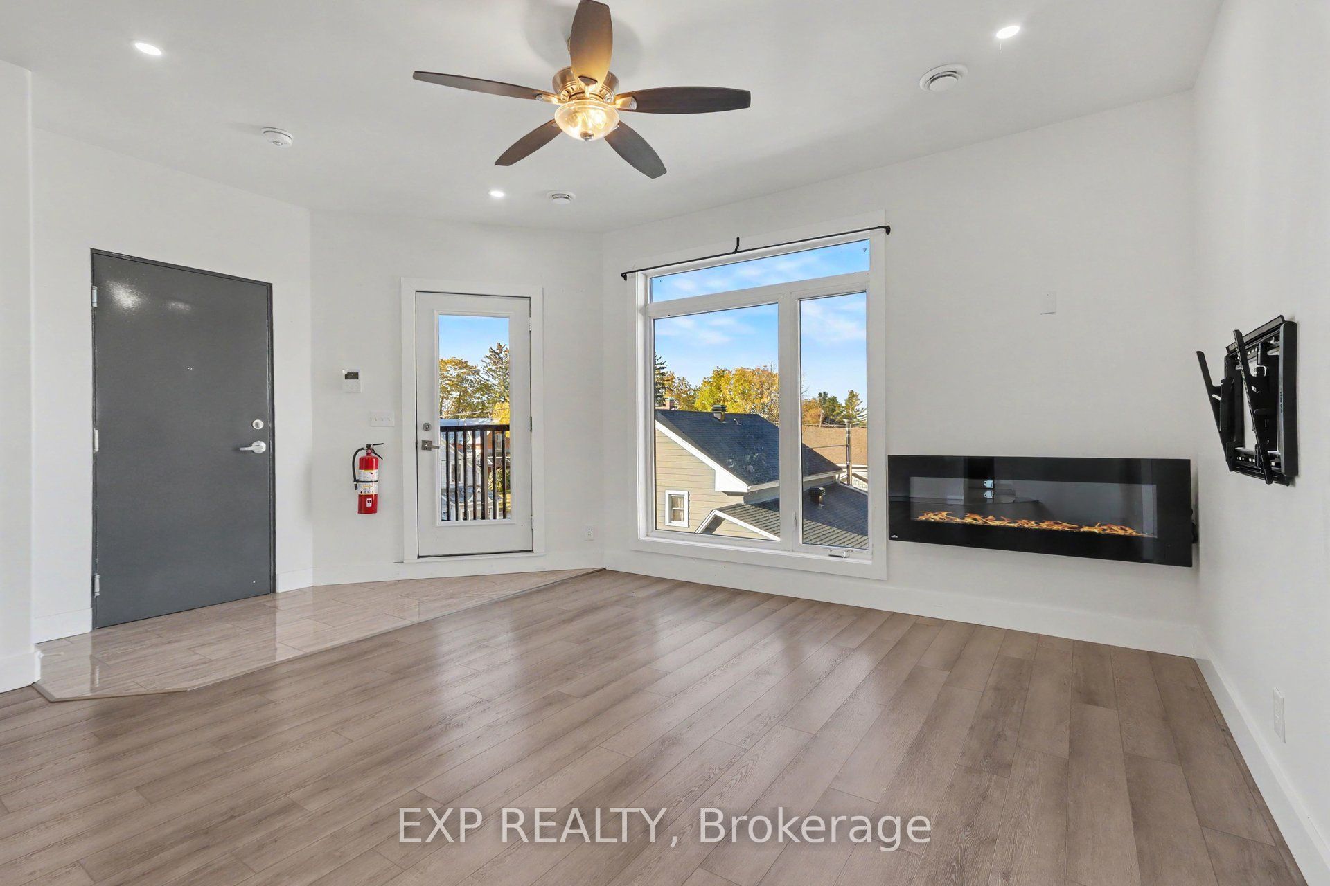 117 W Drummond Street W 4 Property Photo 7