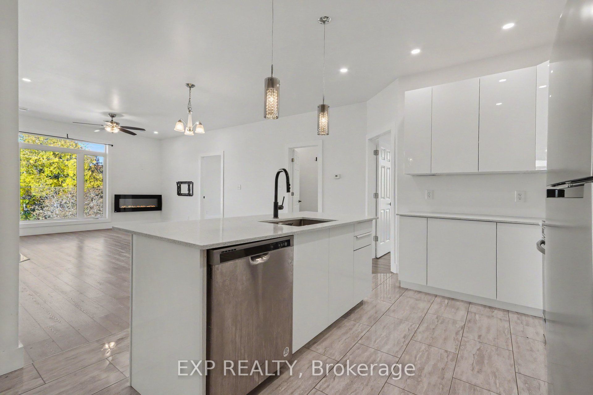 117 W Drummond Street W 4 Property Photo 15