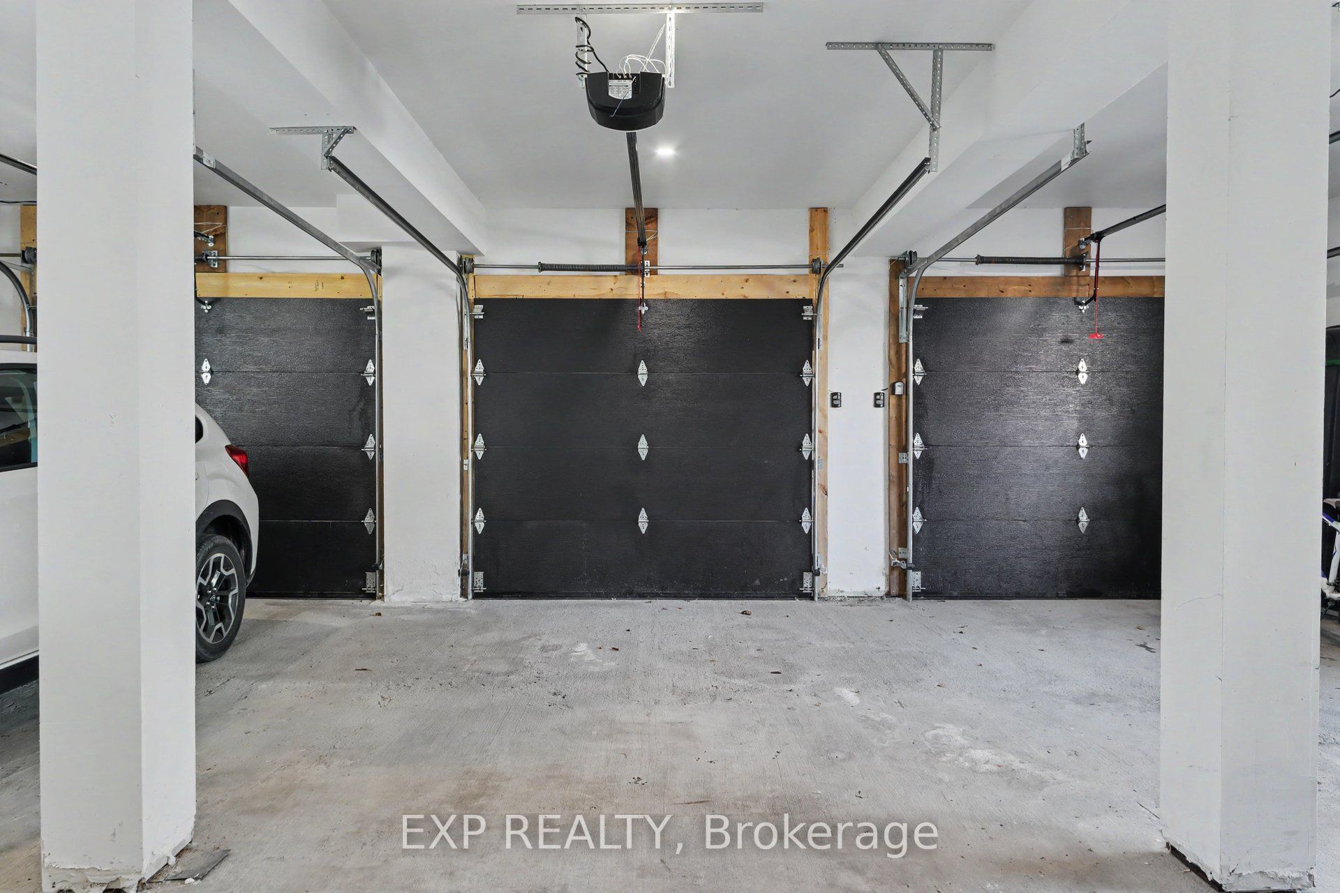 117 W Drummond Street W 4 Property Photo 25