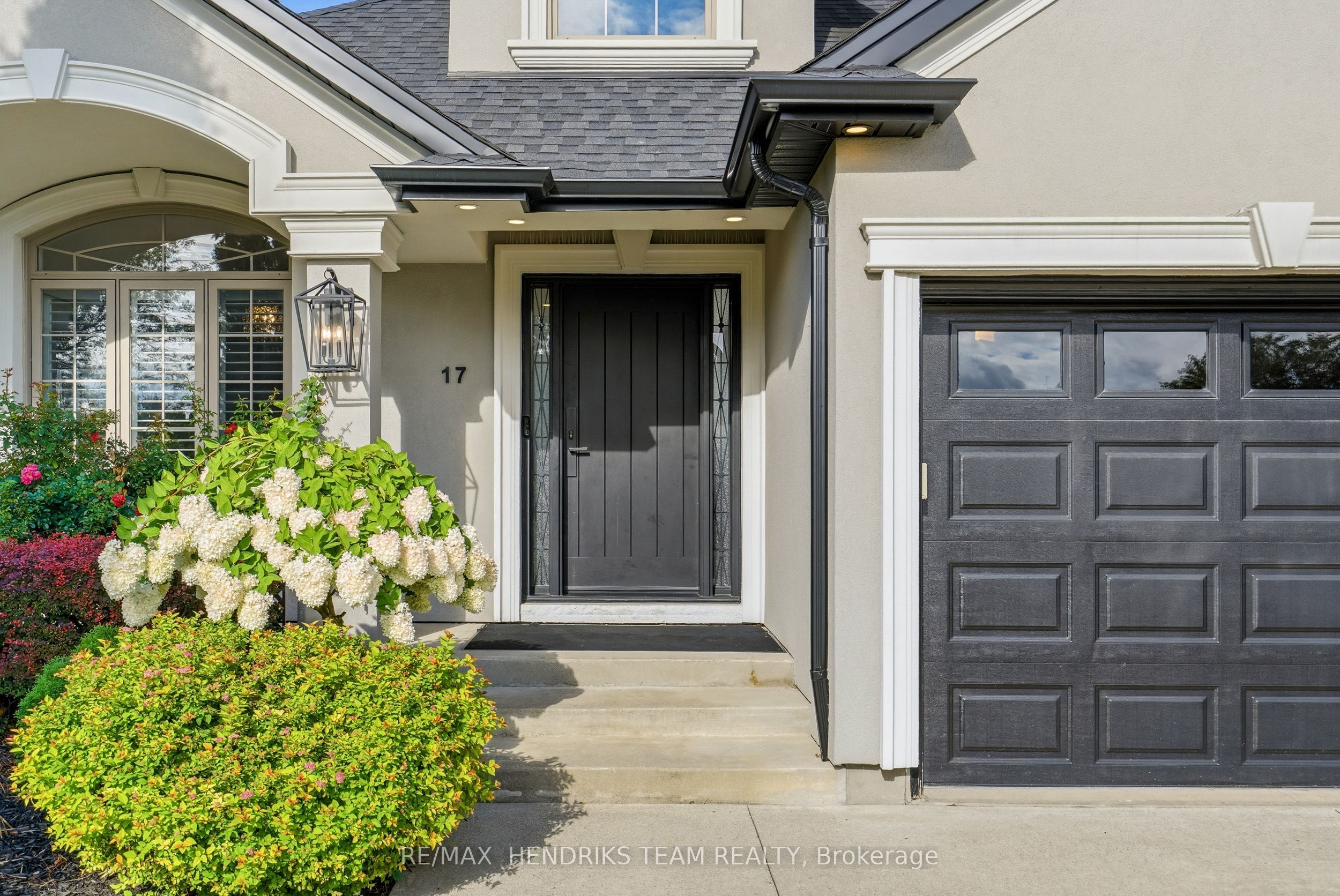 17 First Street Louth Property Photo 2