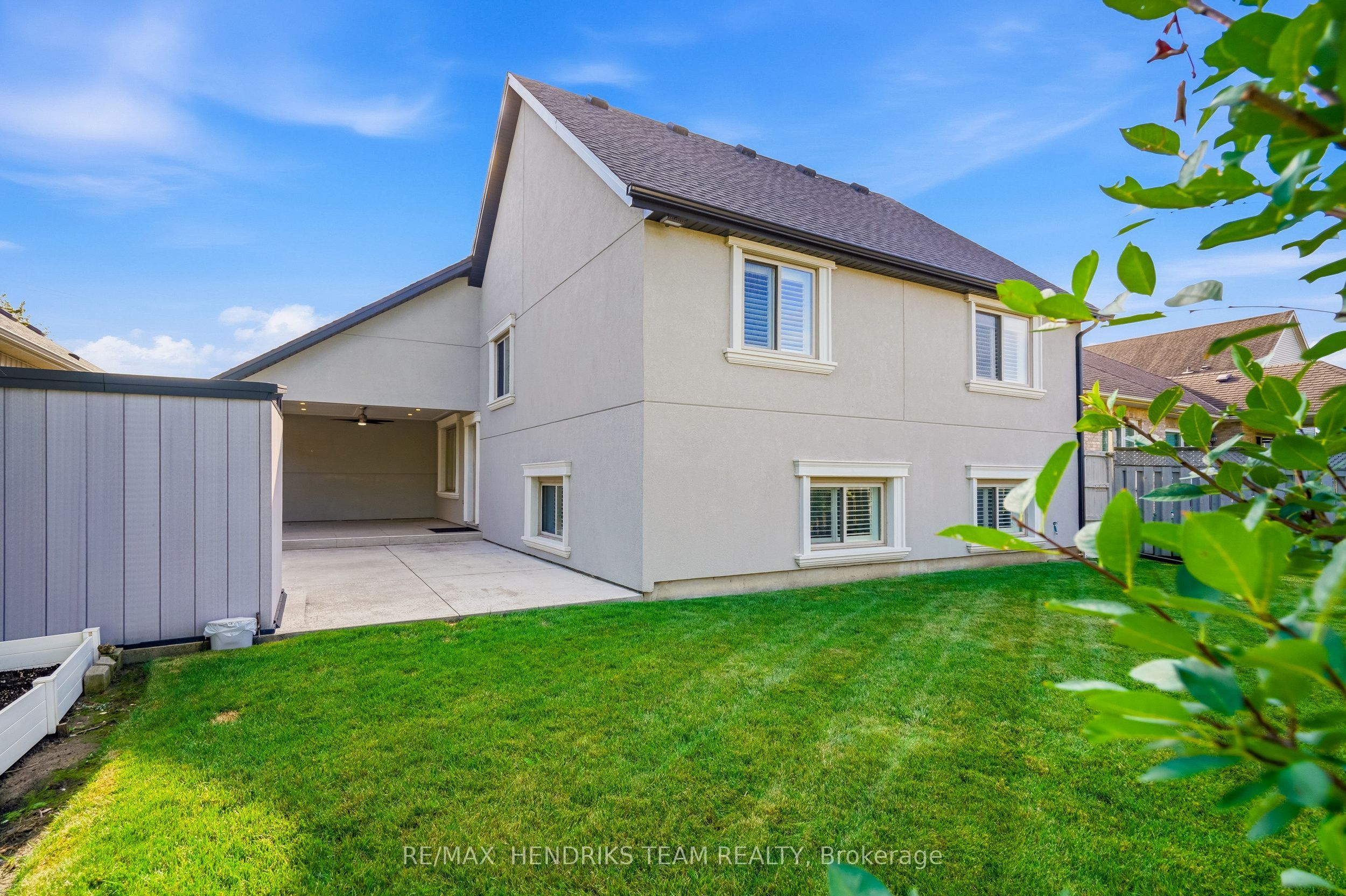 17 First Street Louth Property Photo 37