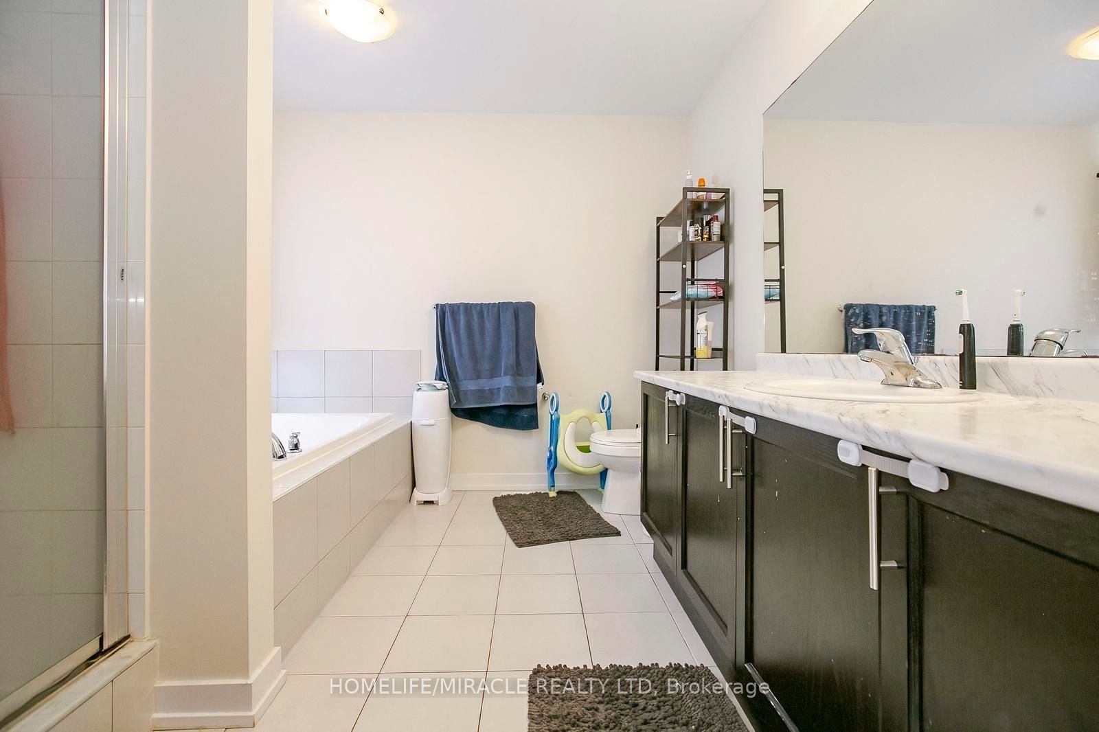 106 Higgins Avenue Property Photo 32