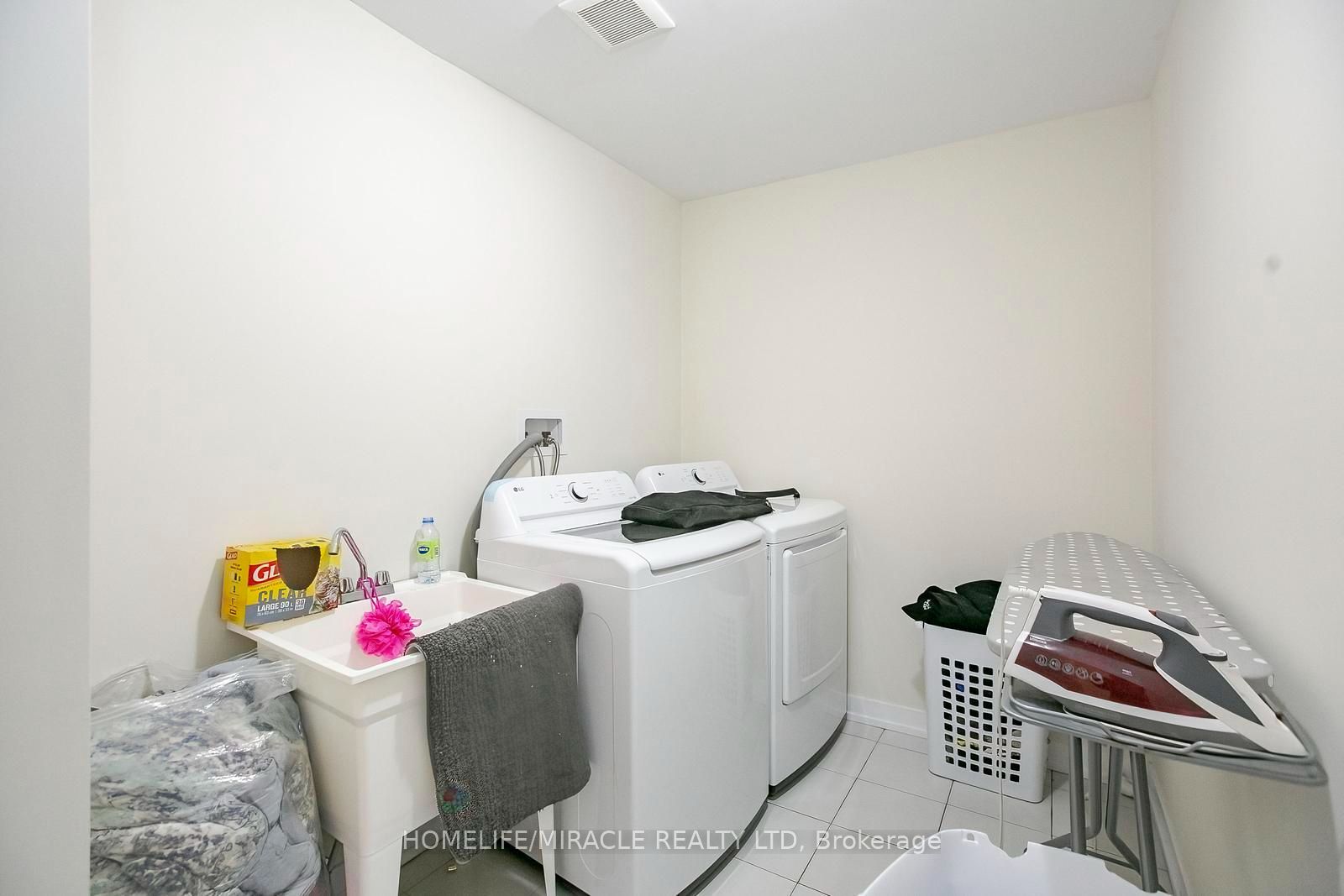 106 Higgins Avenue Property Photo 39