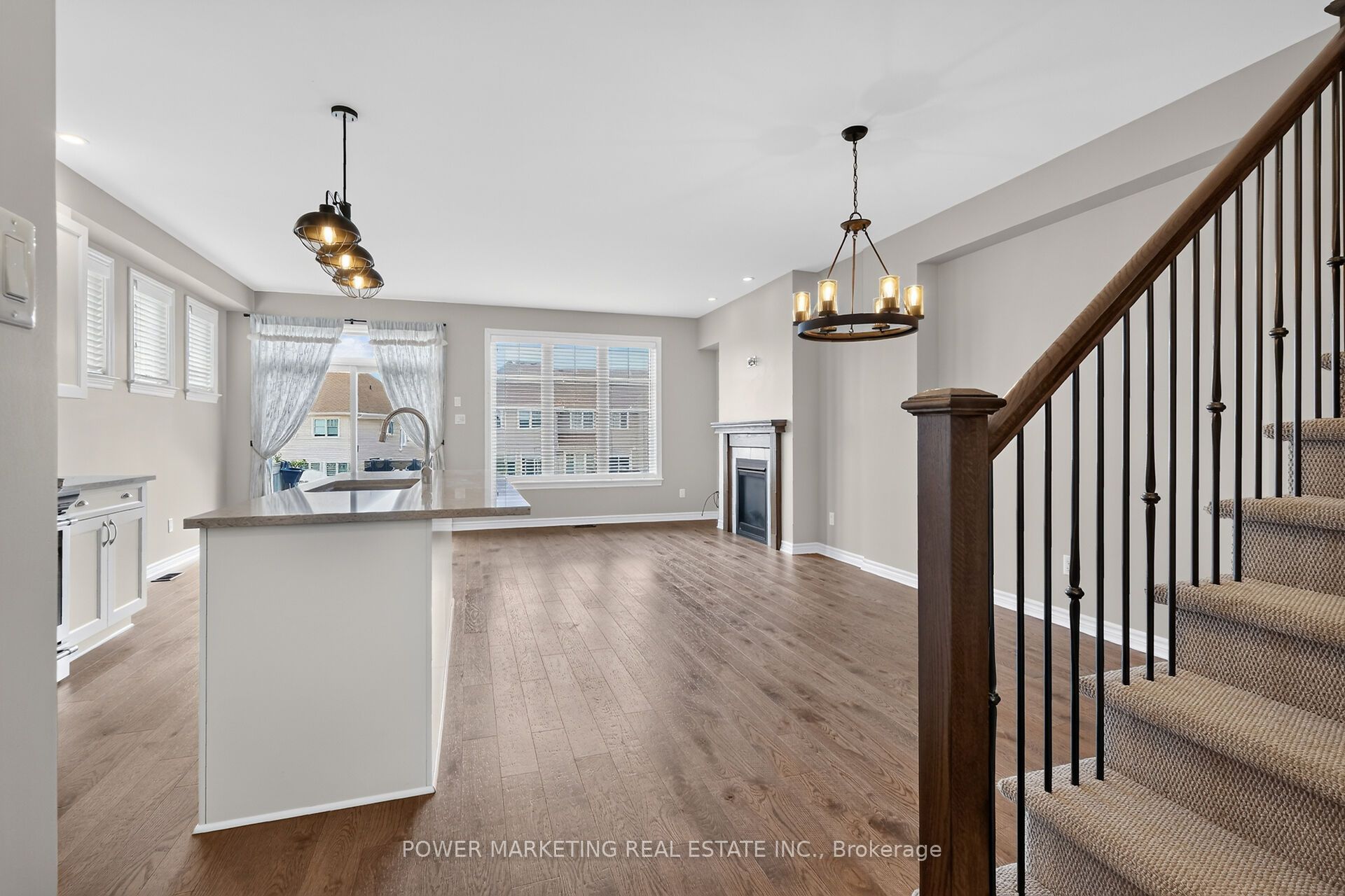 644 Cartographe Street Property Photo 6