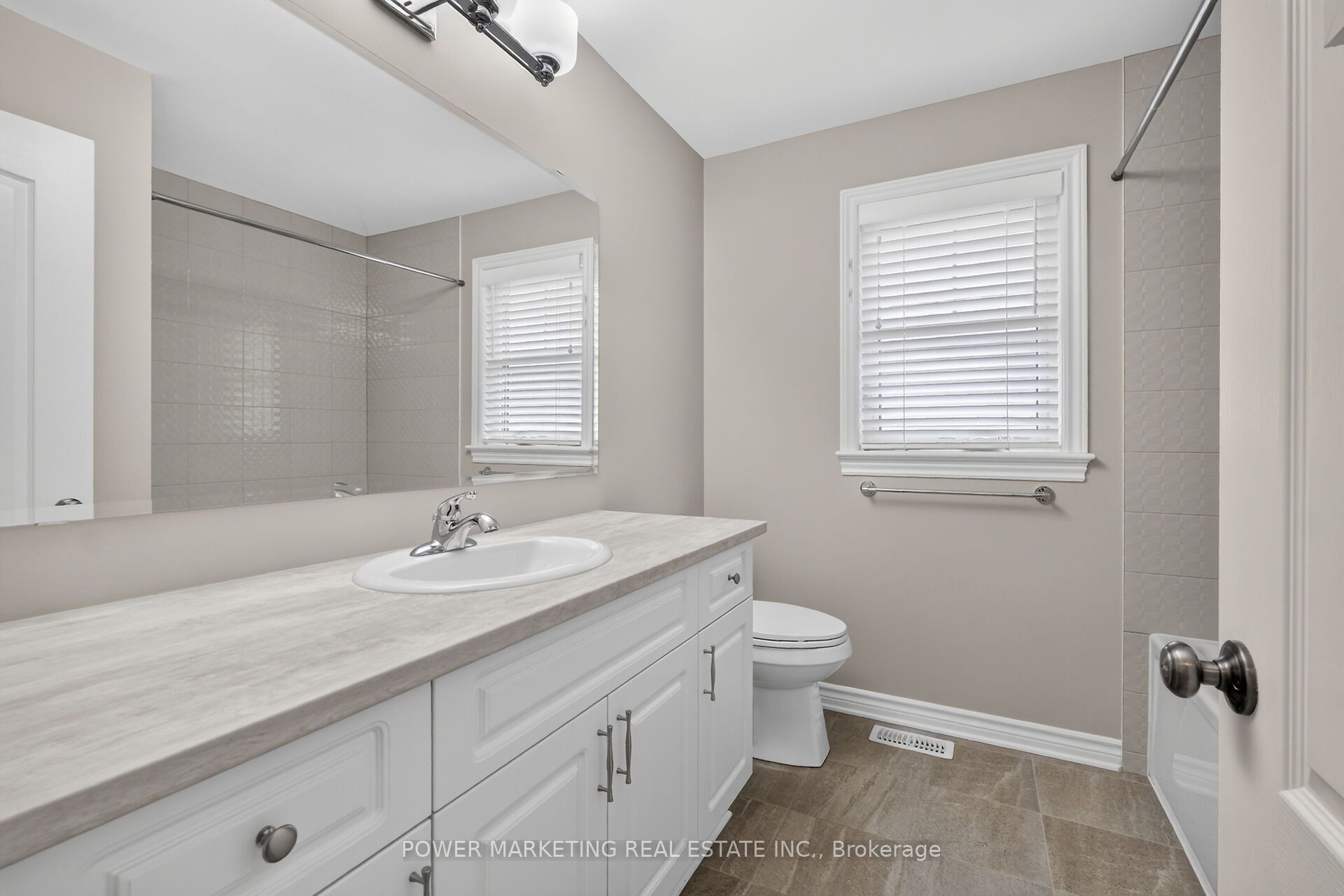 644 Cartographe Street Property Photo 30