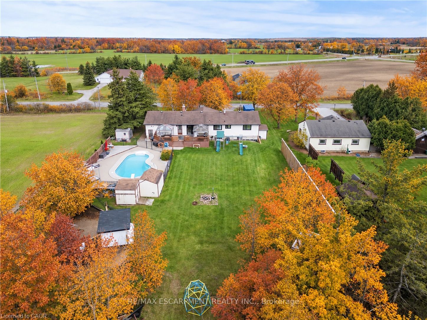 5090 Blackheath Road Property Photo 1