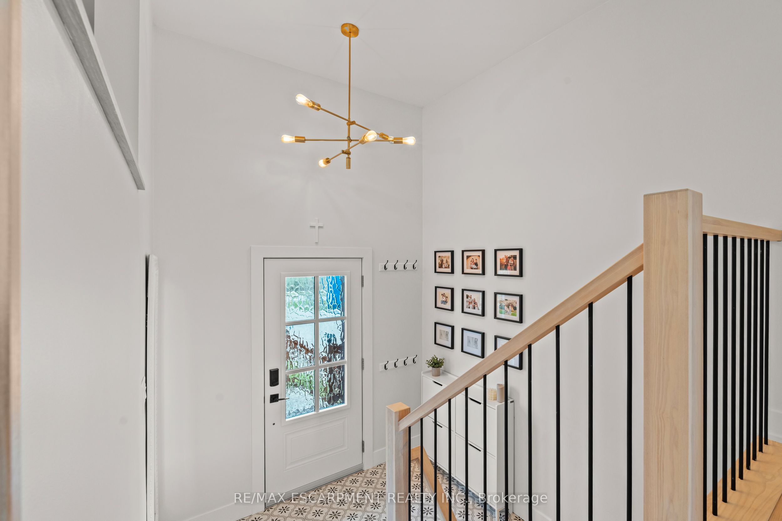 5090 Blackheath Road Property Photo 3