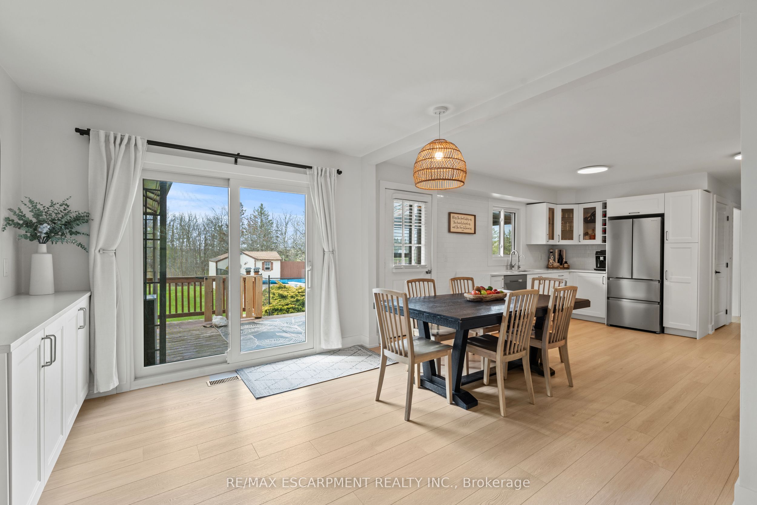 5090 Blackheath Road Property Photo 13
