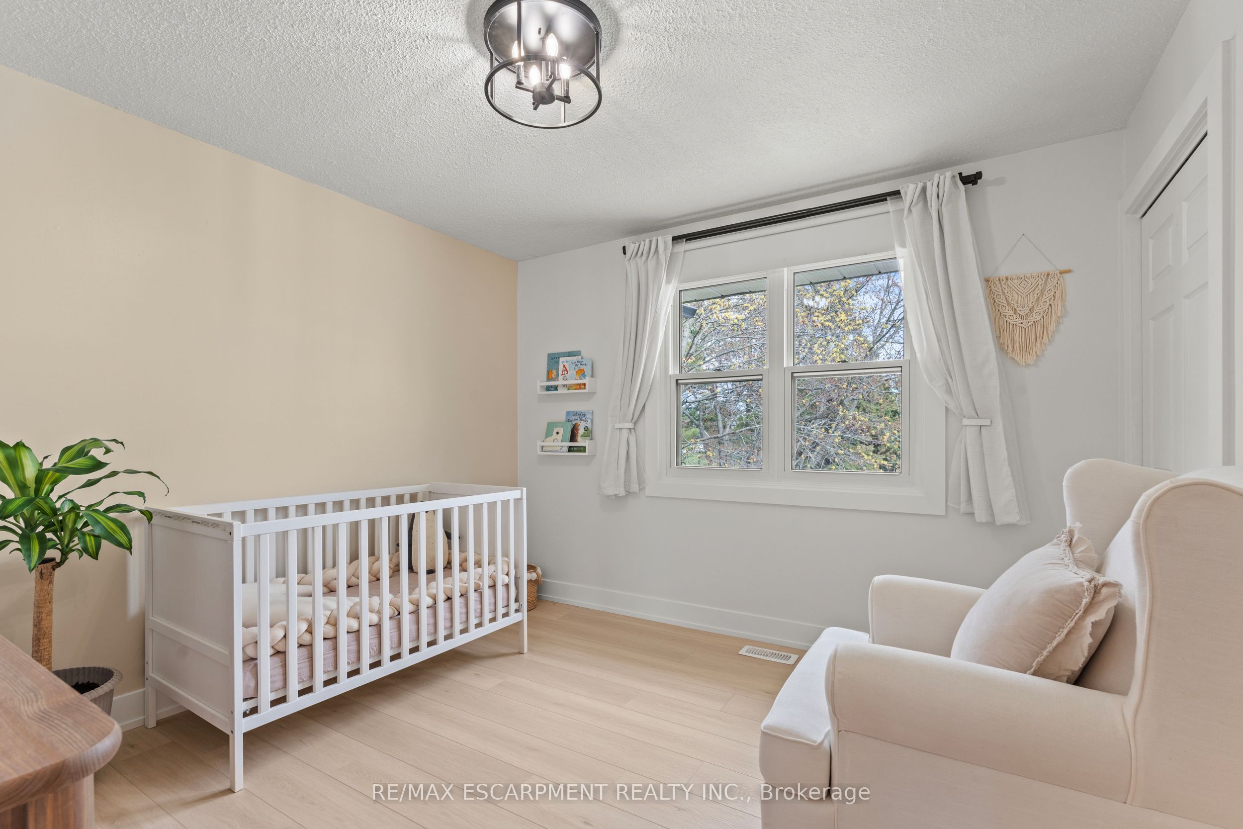 5090 Blackheath Road Property Photo 18