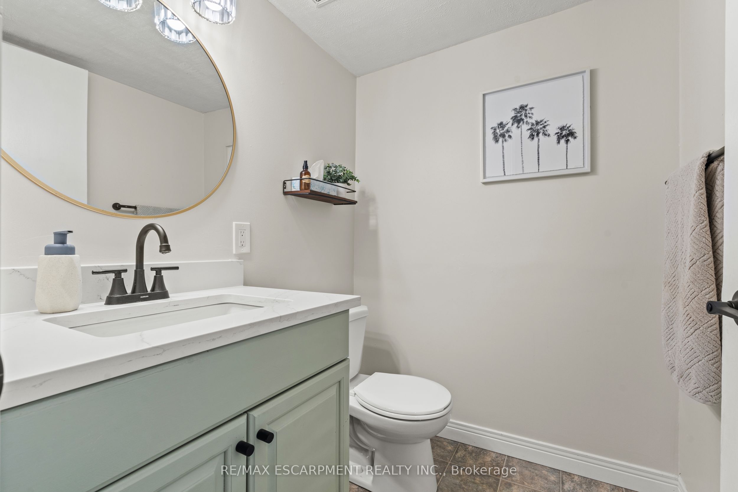 5090 Blackheath Road Property Photo 22