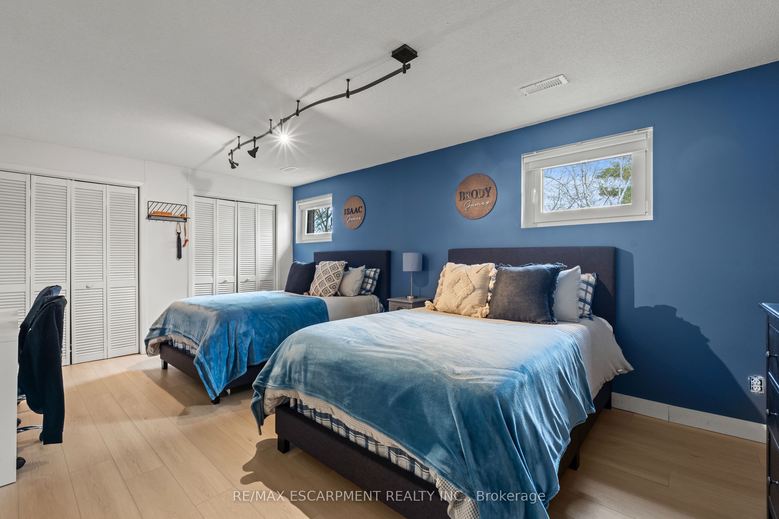 5090 Blackheath Road Property Photo 28