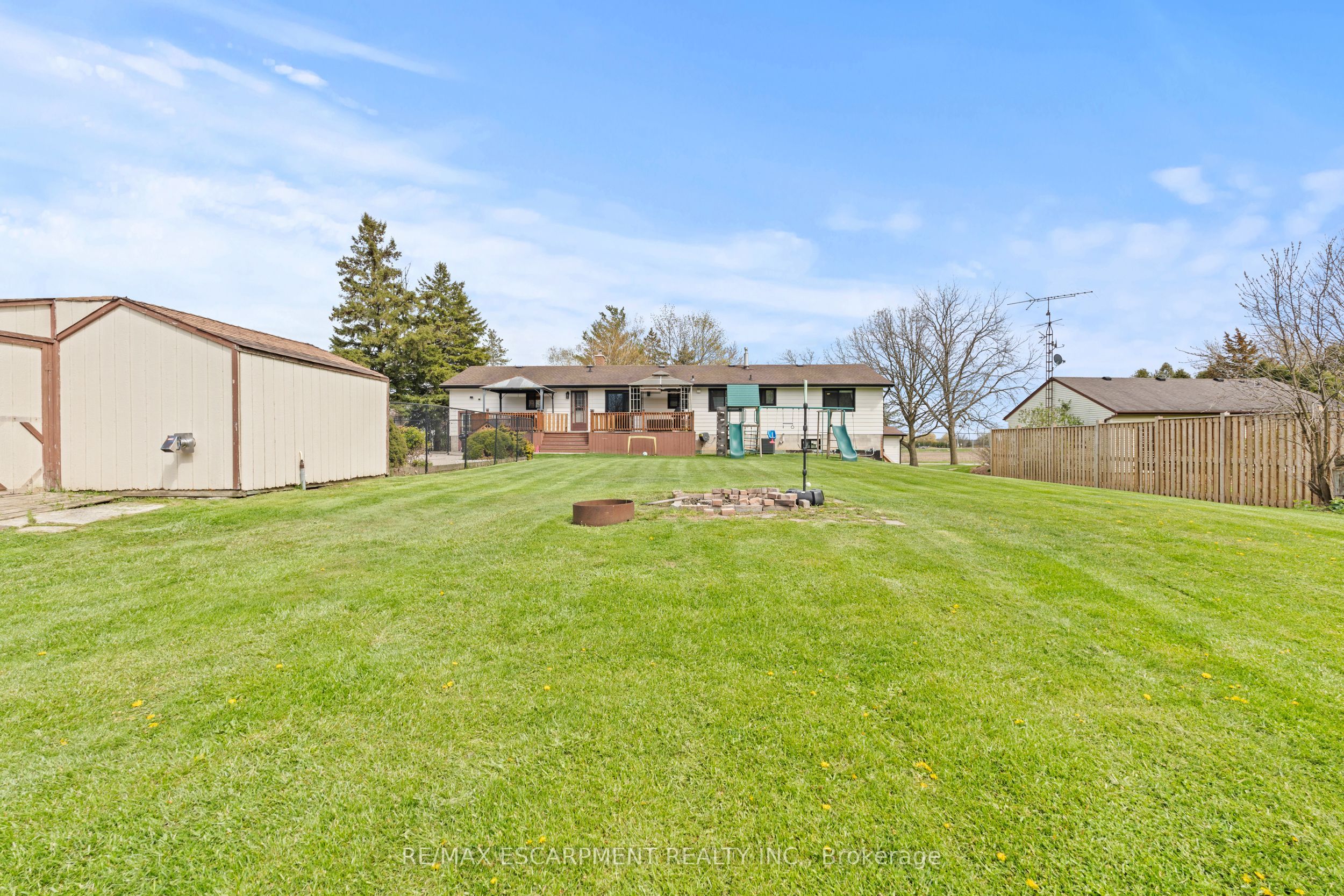 5090 Blackheath Road Property Photo 33
