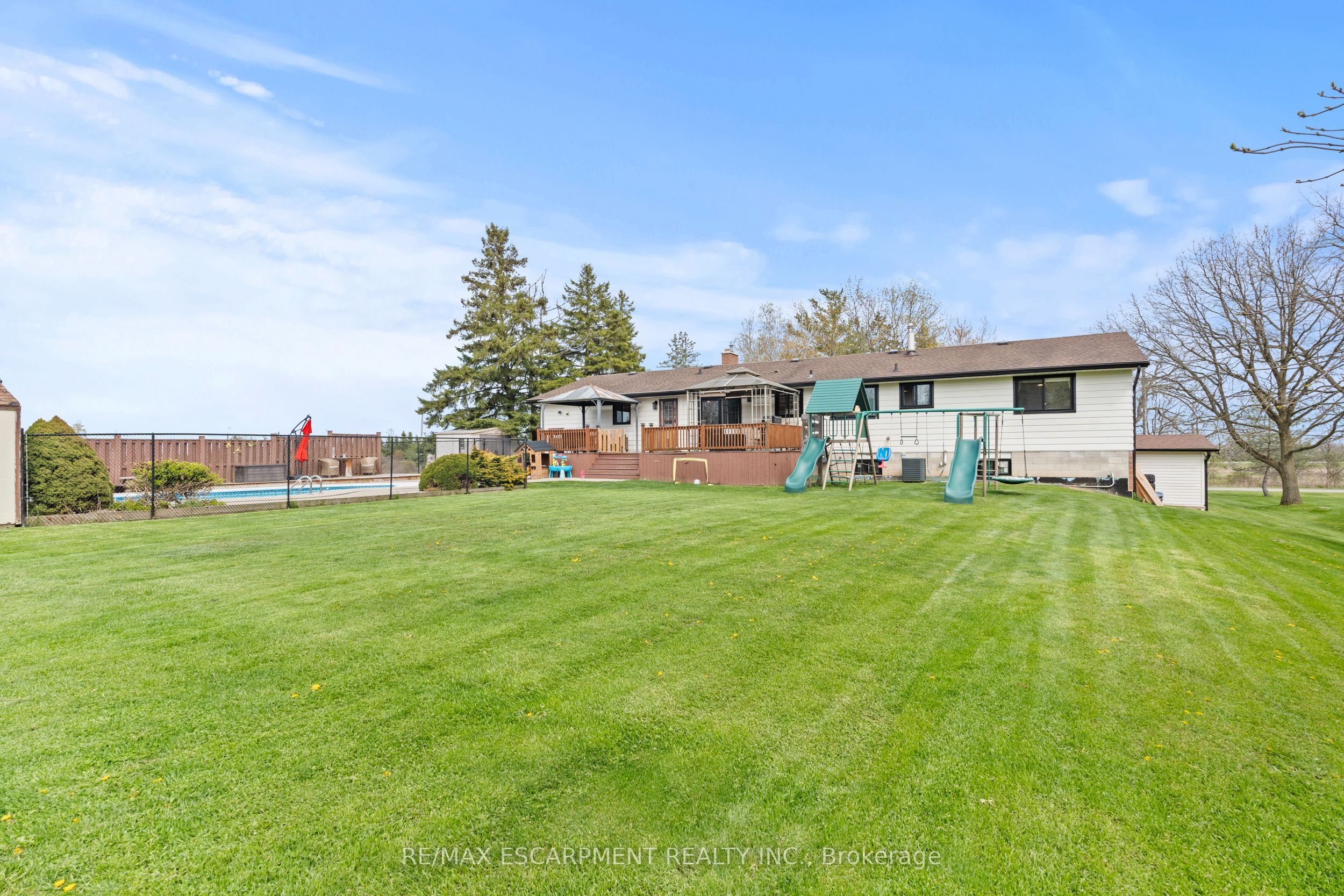 5090 Blackheath Road Property Photo 34