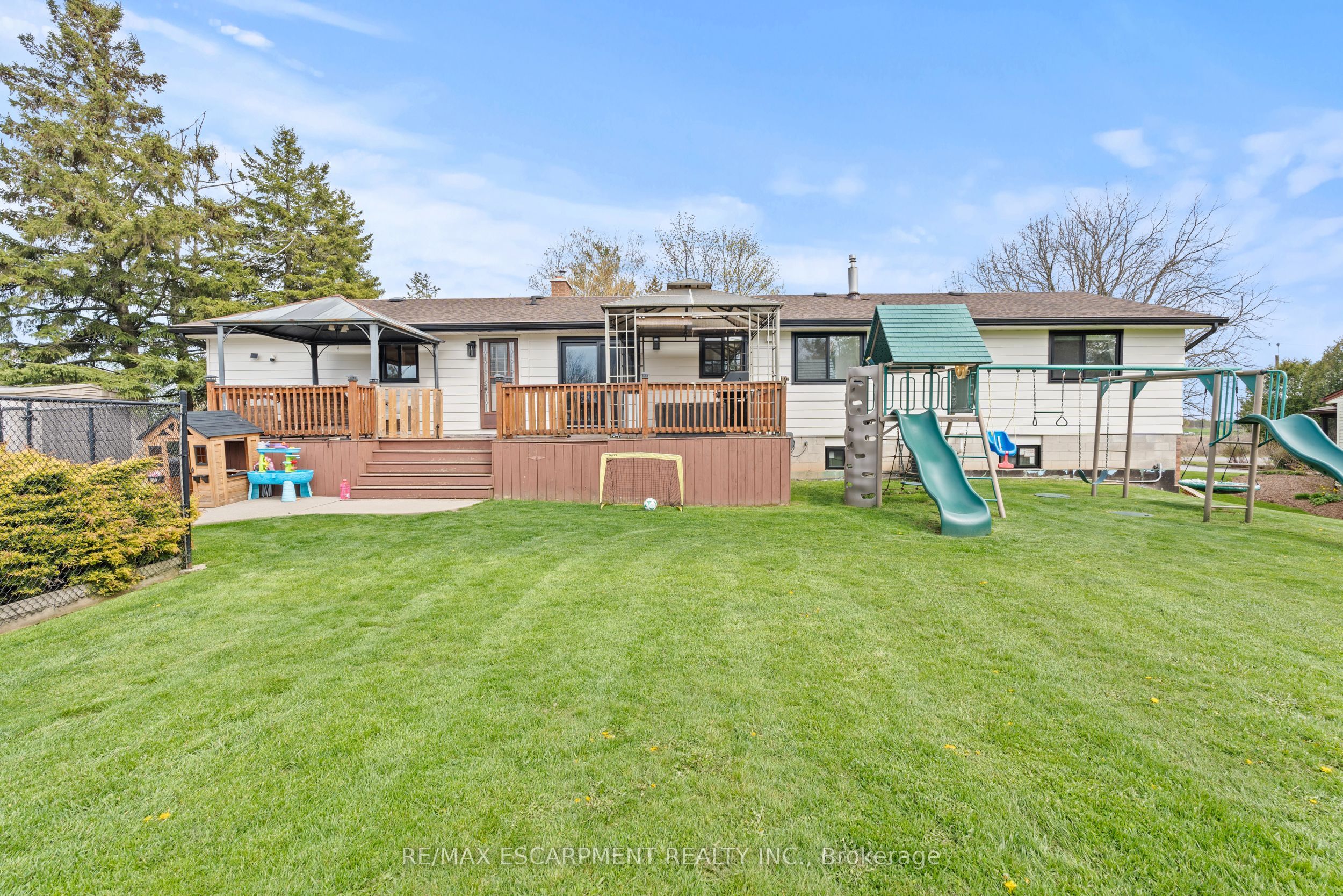 5090 Blackheath Road Property Photo 35