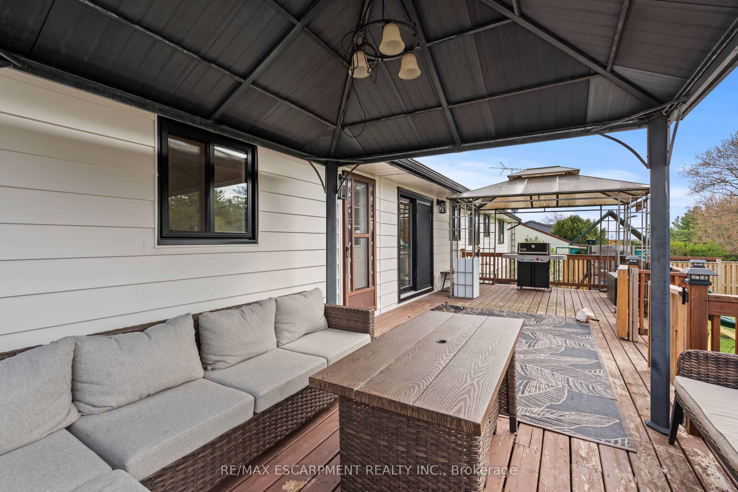 5090 Blackheath Road Property Photo 36