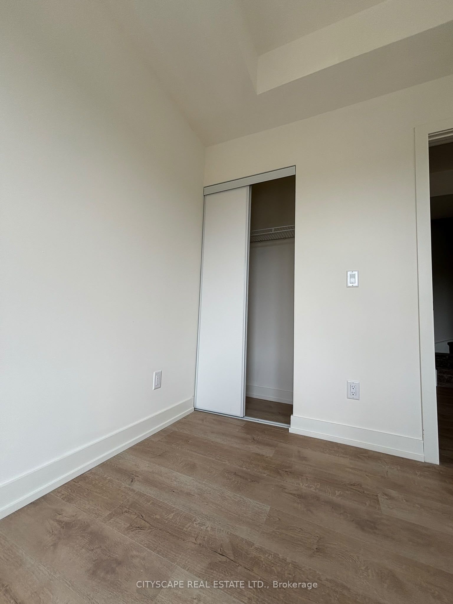 16 Melbourne Avenue 304a Property Photo 13