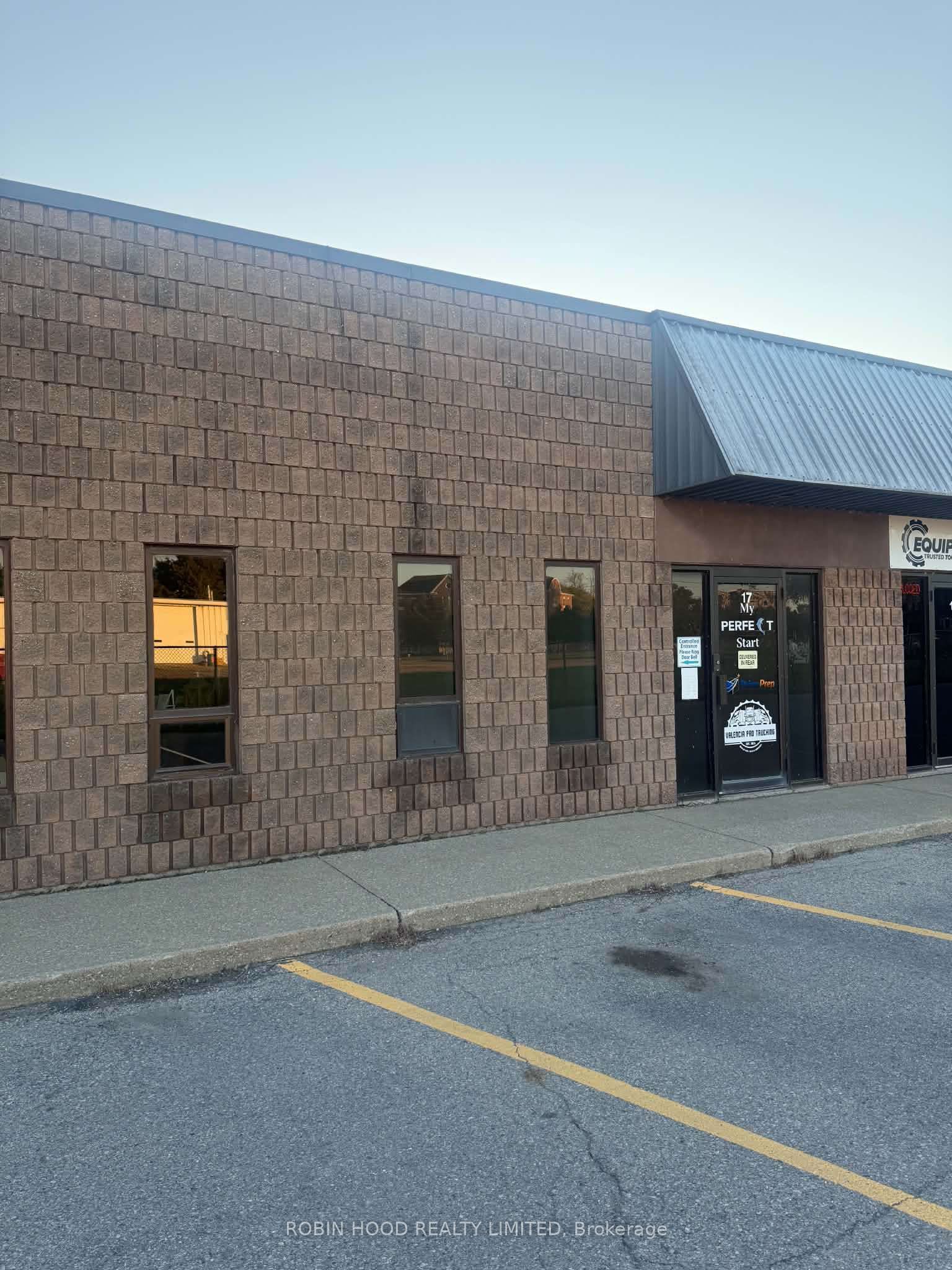 444 Riverview Drive 17