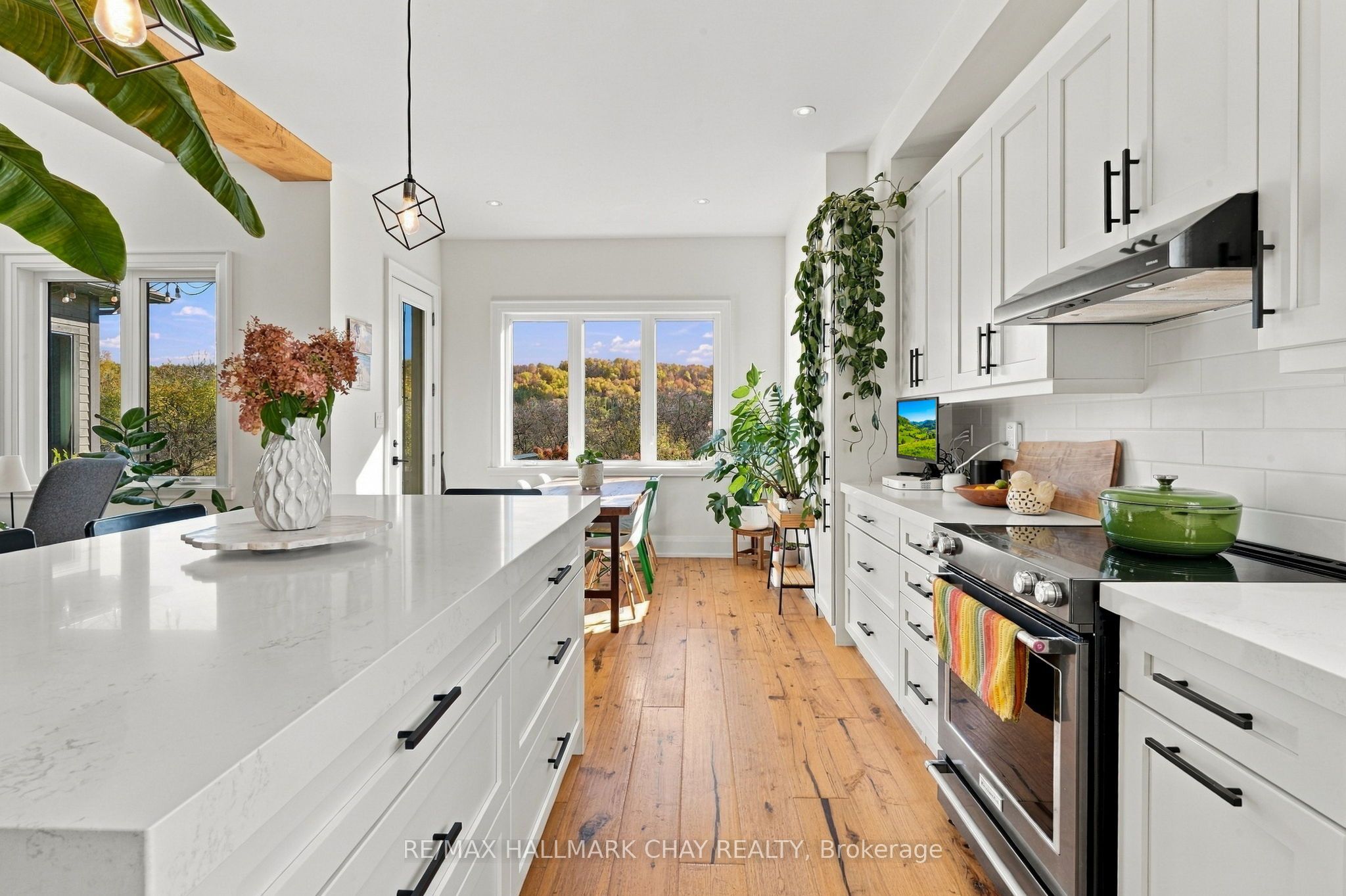 667312 20th Side Road Property Photo 15