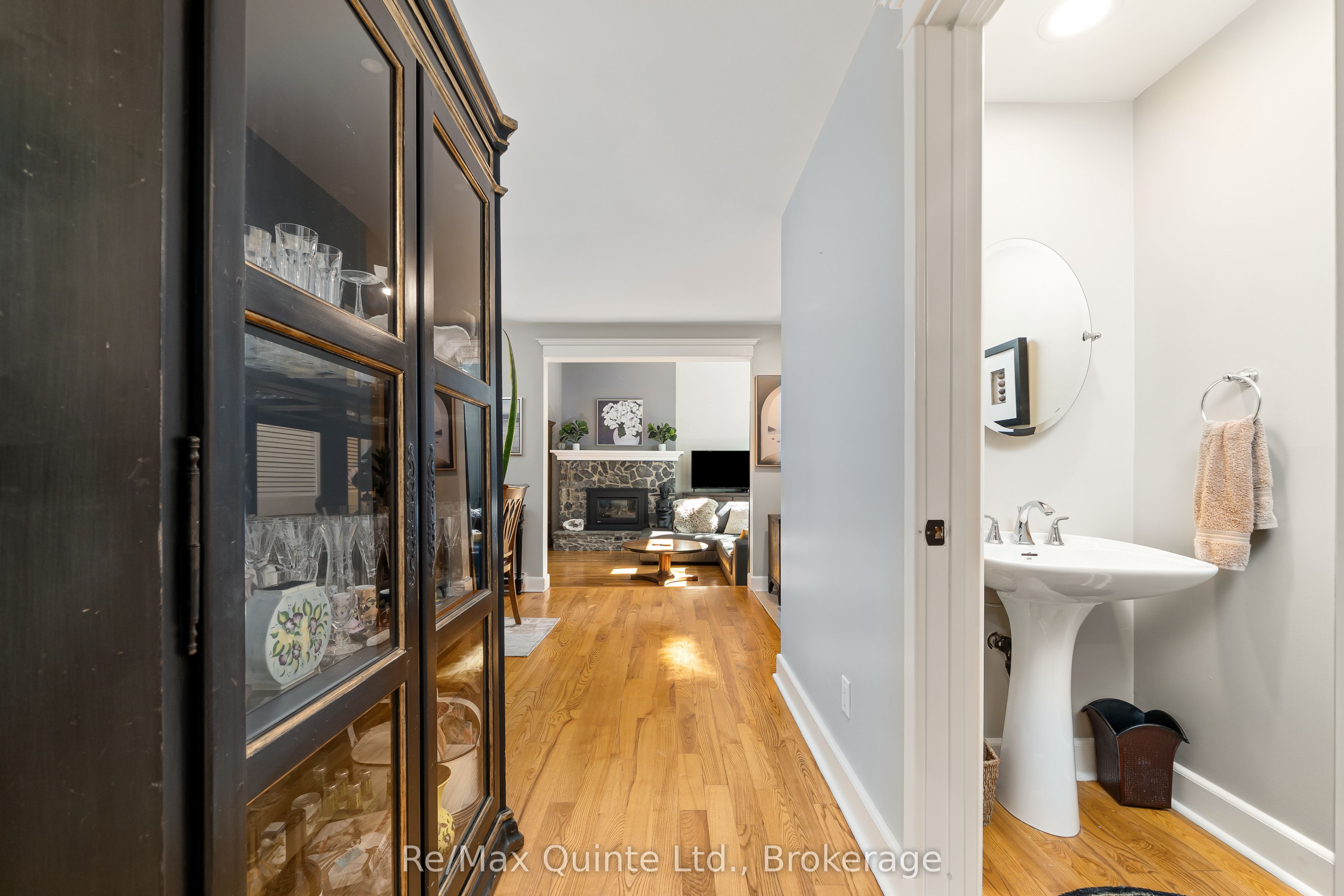 99 Bridge Street E 5 Property Photo 17