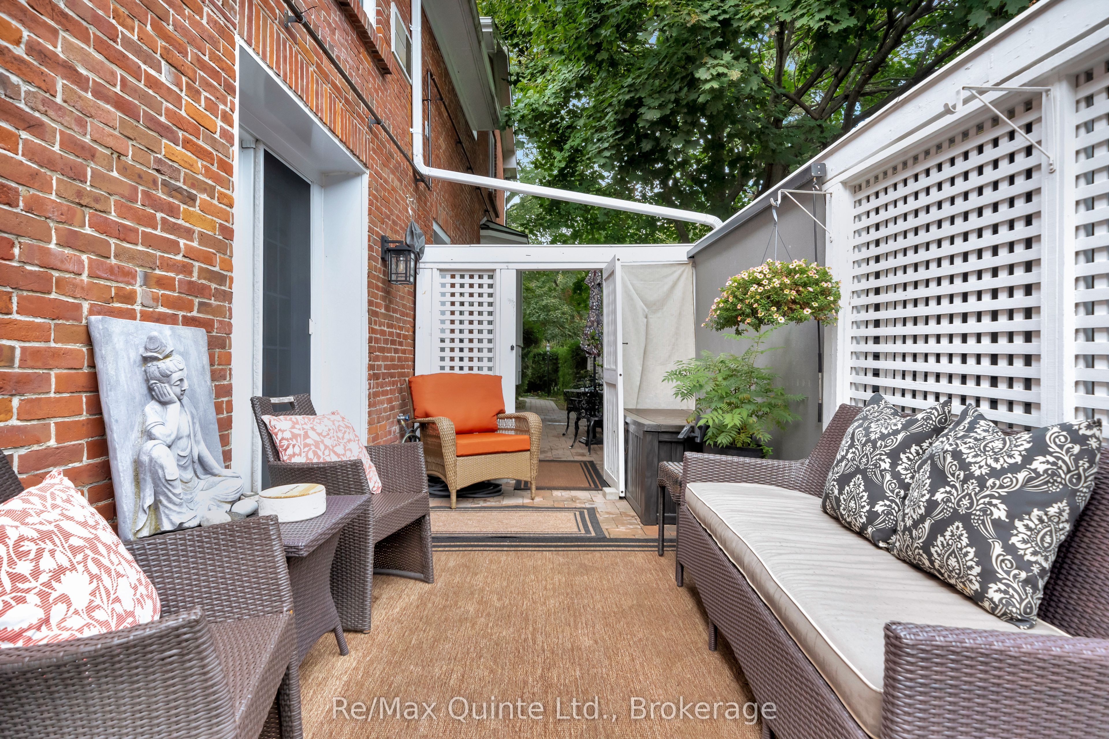 99 Bridge Street E 5 Property Photo 29