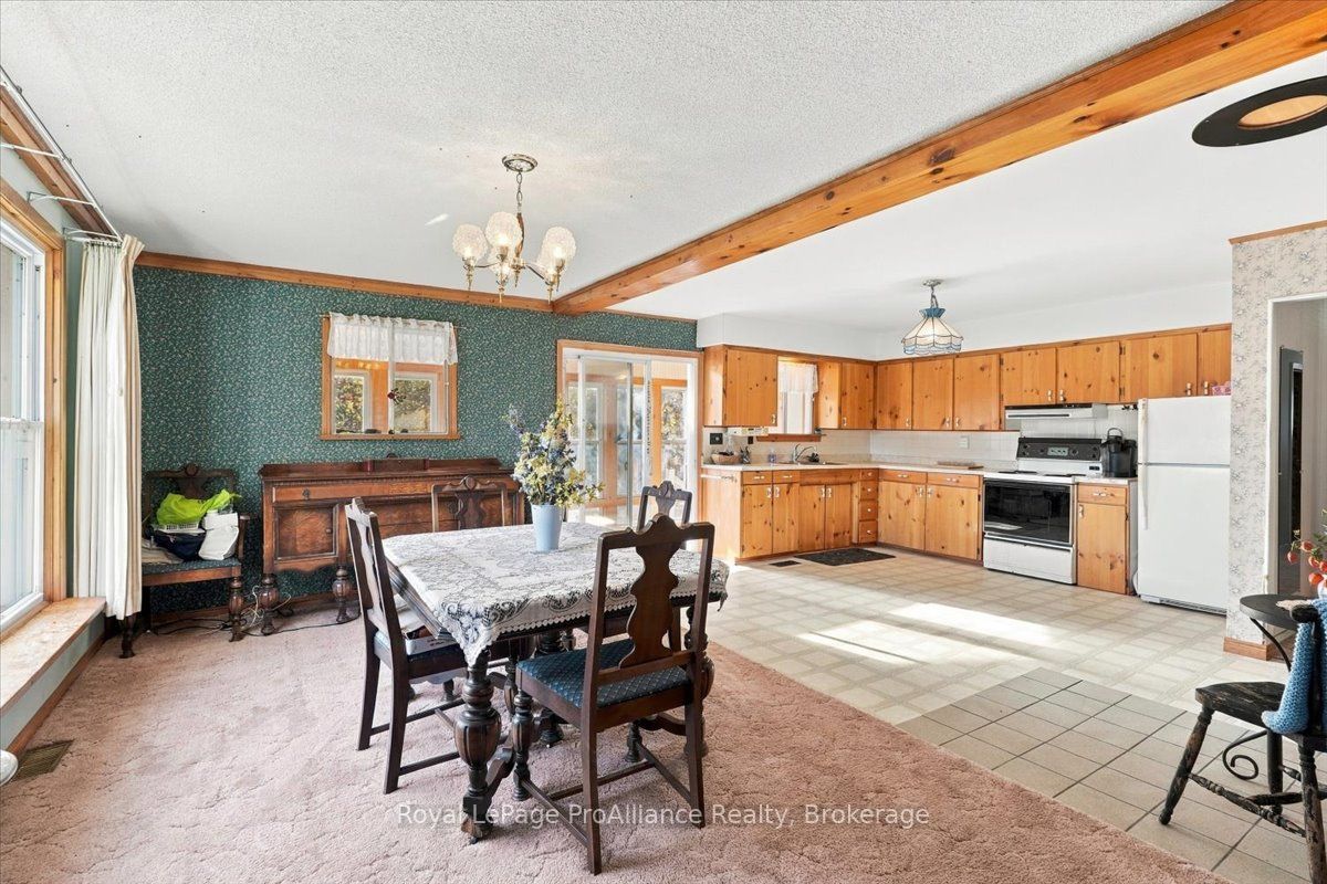 2096 Hollowview Road Property Photo 13
