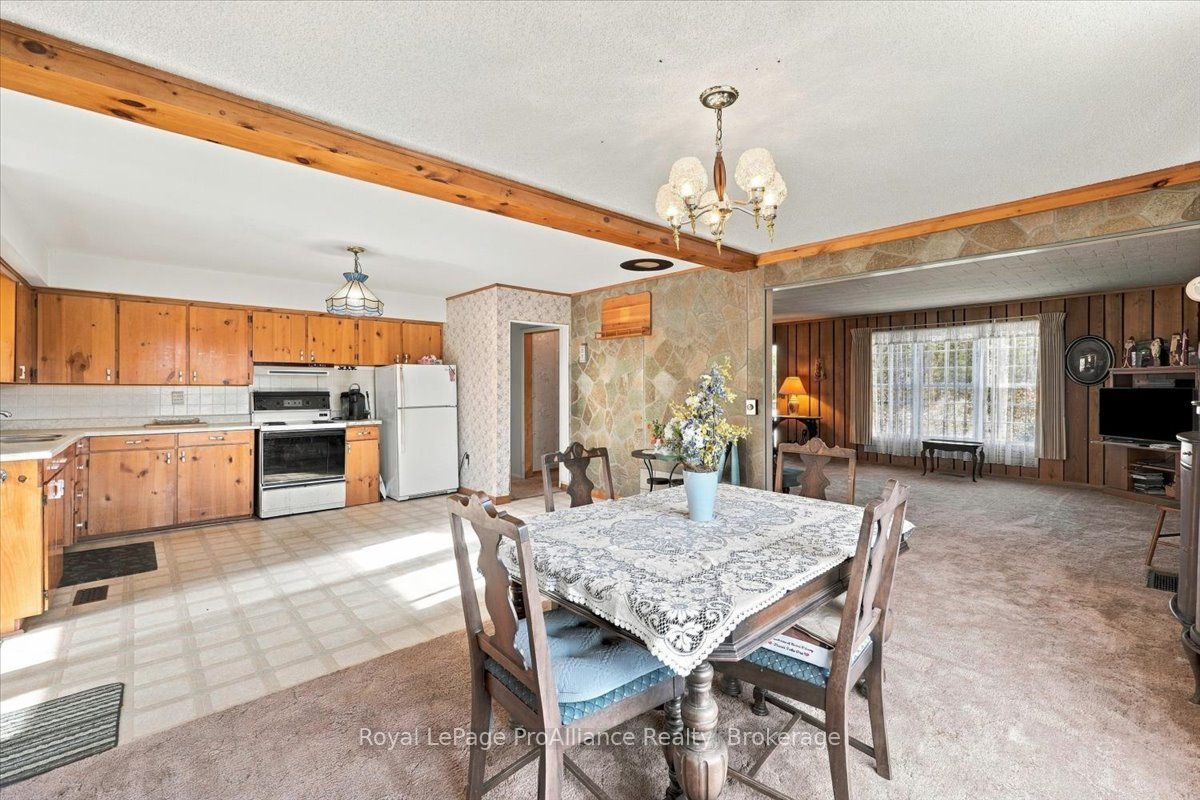 2096 Hollowview Road Property Photo 14