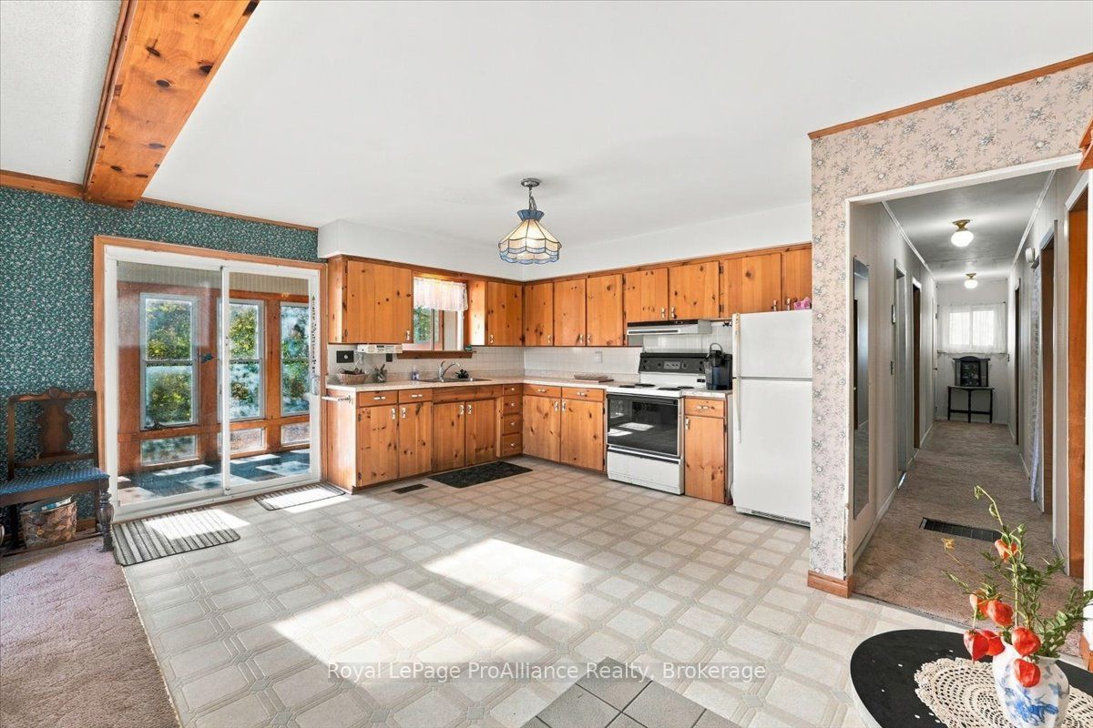 2096 Hollowview Road Property Photo 15