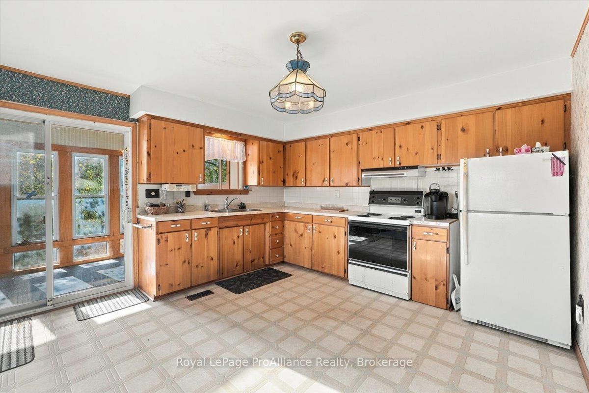 2096 Hollowview Road Property Photo 17