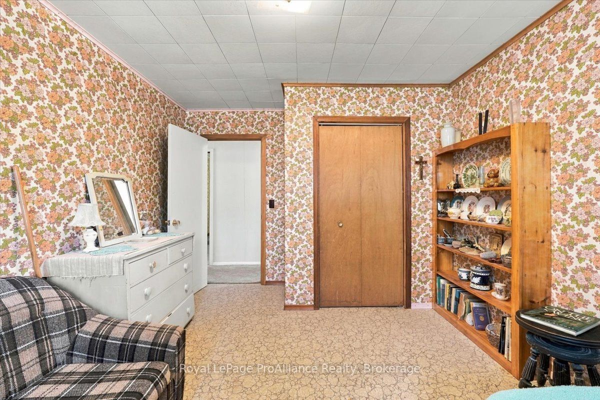 2096 Hollowview Road Property Photo 19