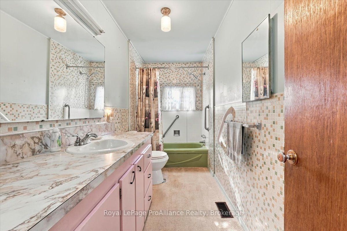 2096 Hollowview Road Property Photo 23