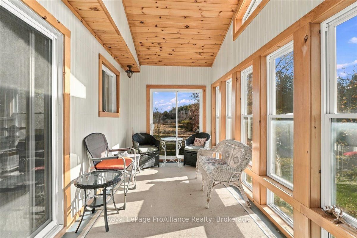2096 Hollowview Road Property Photo 24