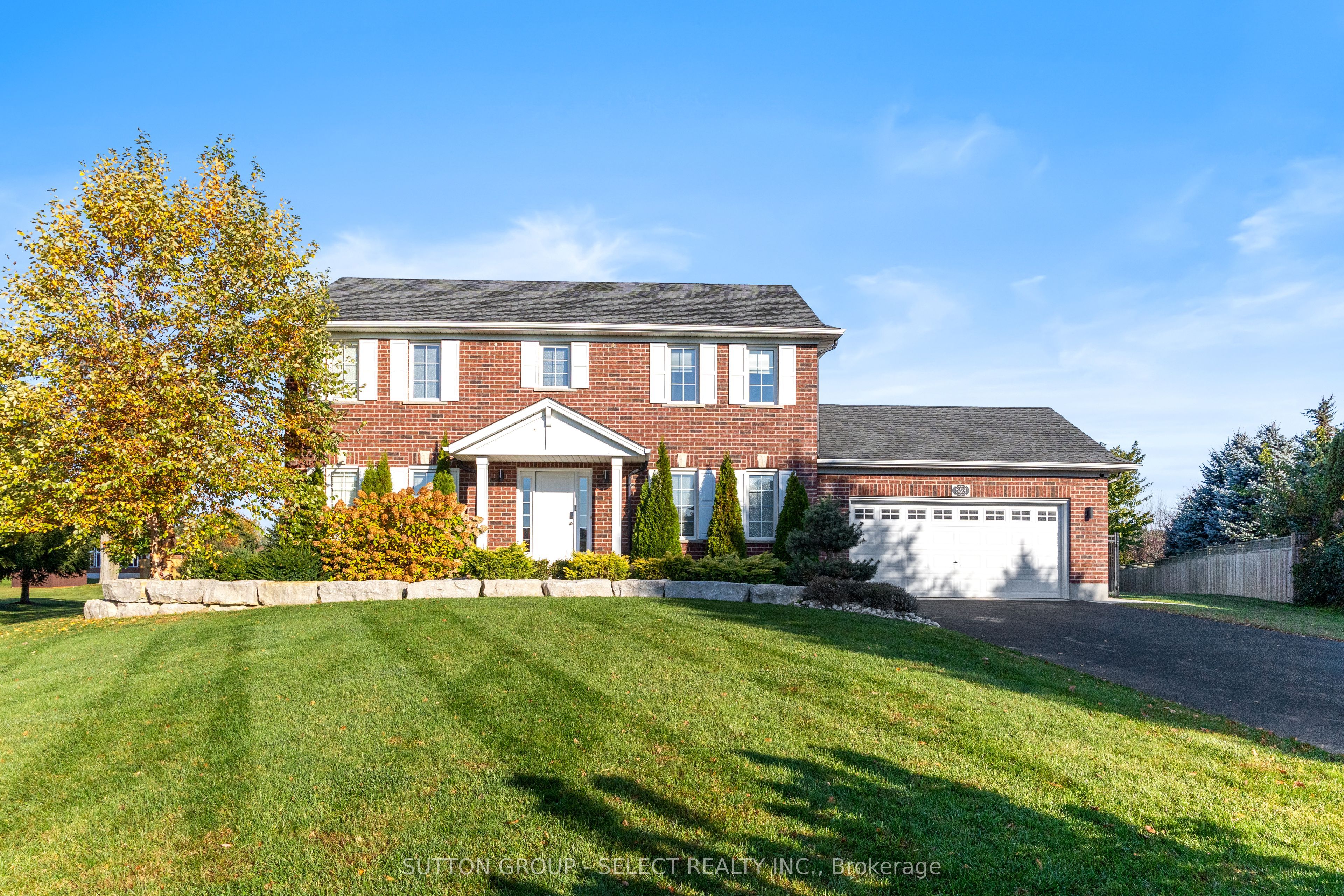 5229 Wales Crescent N Property Photo 1