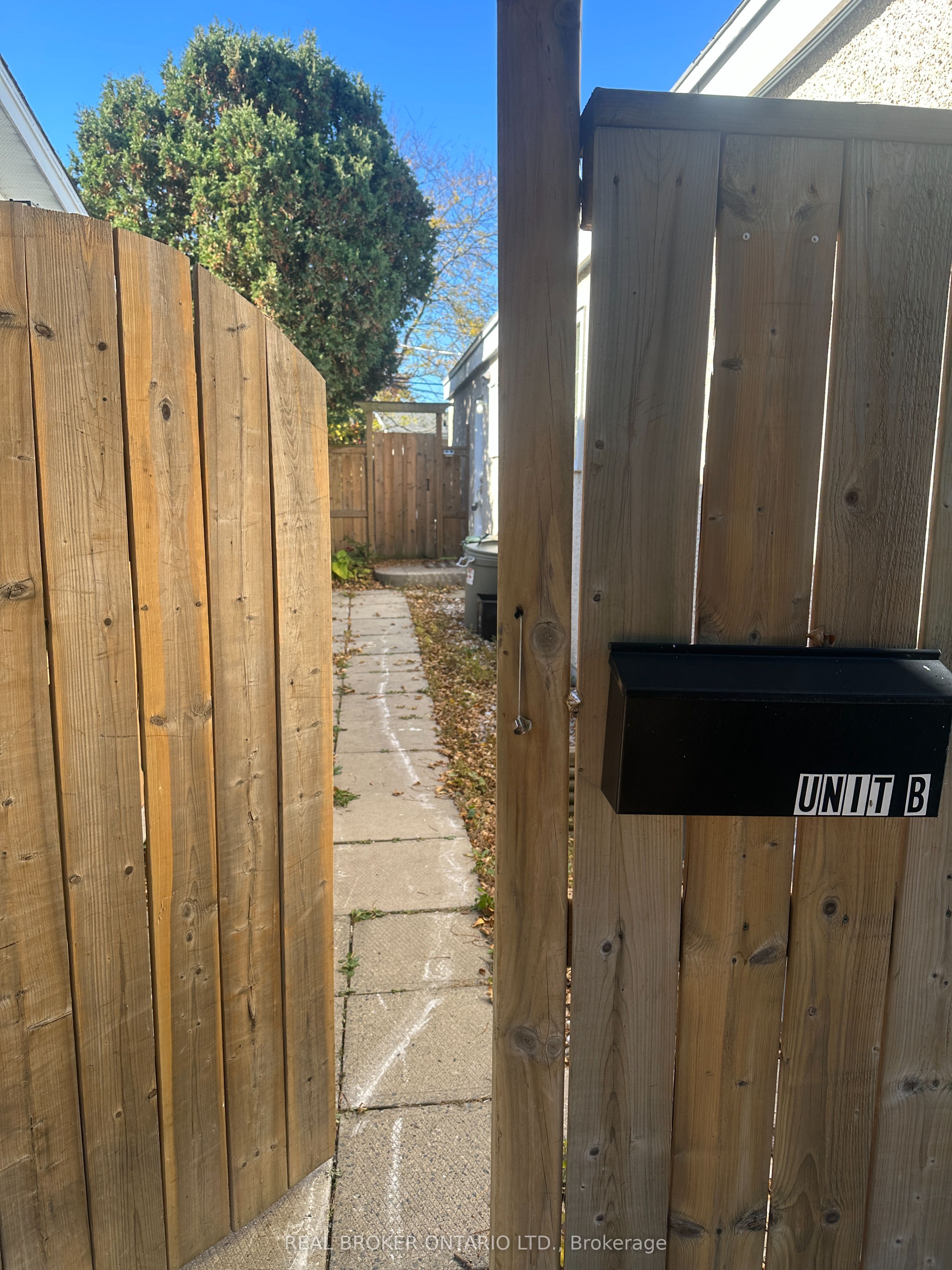 28 Leeming Drive B Property Photo 2