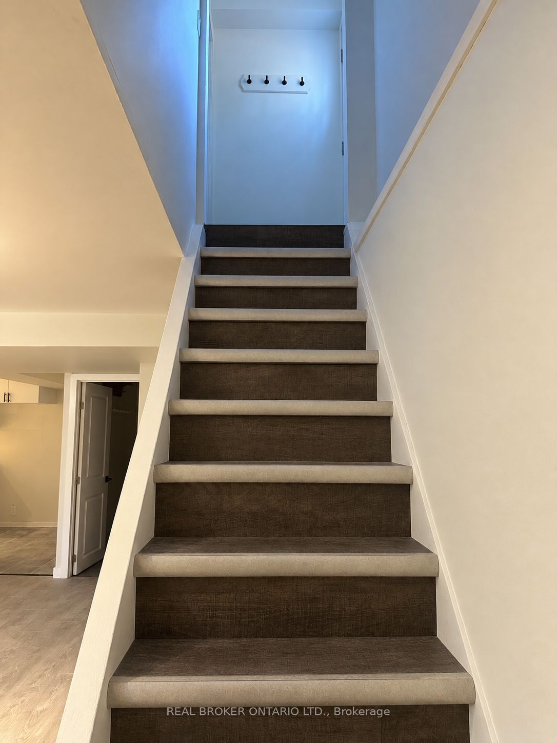 28 Leeming Drive B Property Photo 4