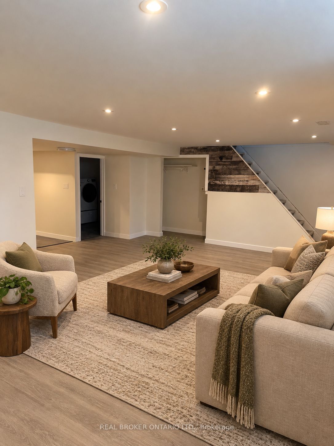 28 Leeming Drive B Property Photo 5