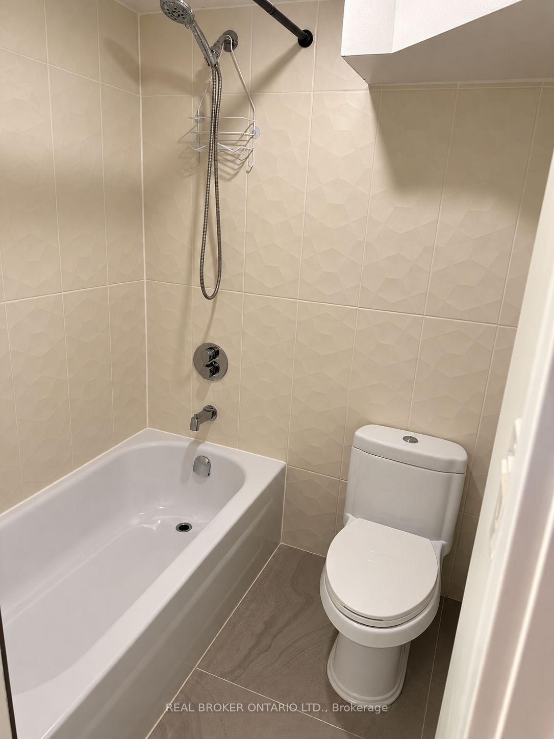 28 Leeming Drive B Property Photo 10