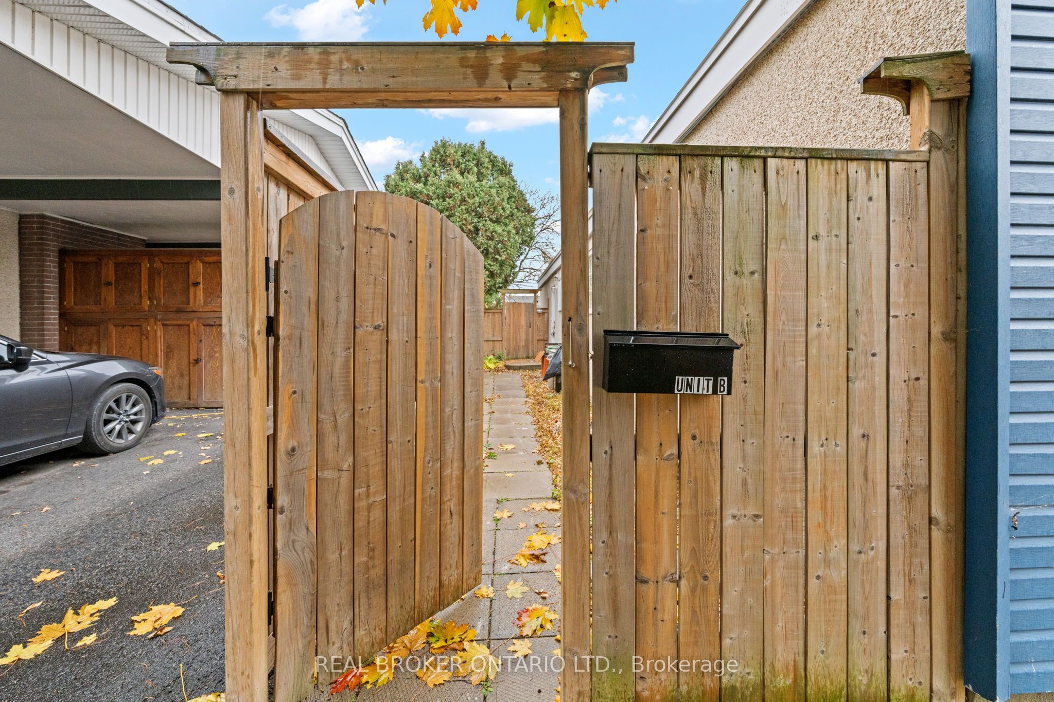 28 Leeming Drive B Property Photo 3