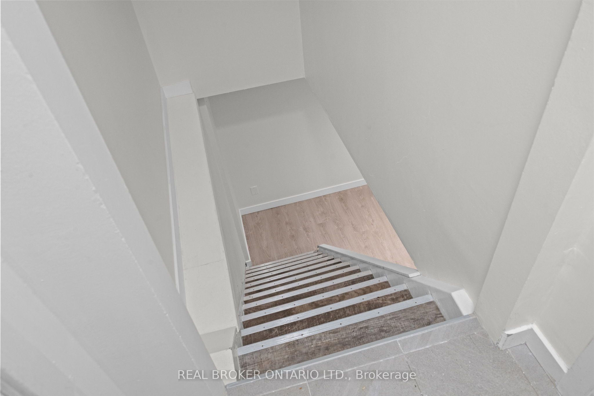 28 Leeming Drive B Property Photo 7