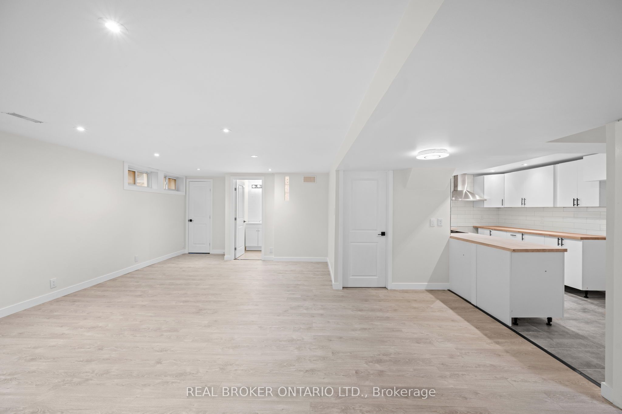 28 Leeming Drive B Property Photo 13