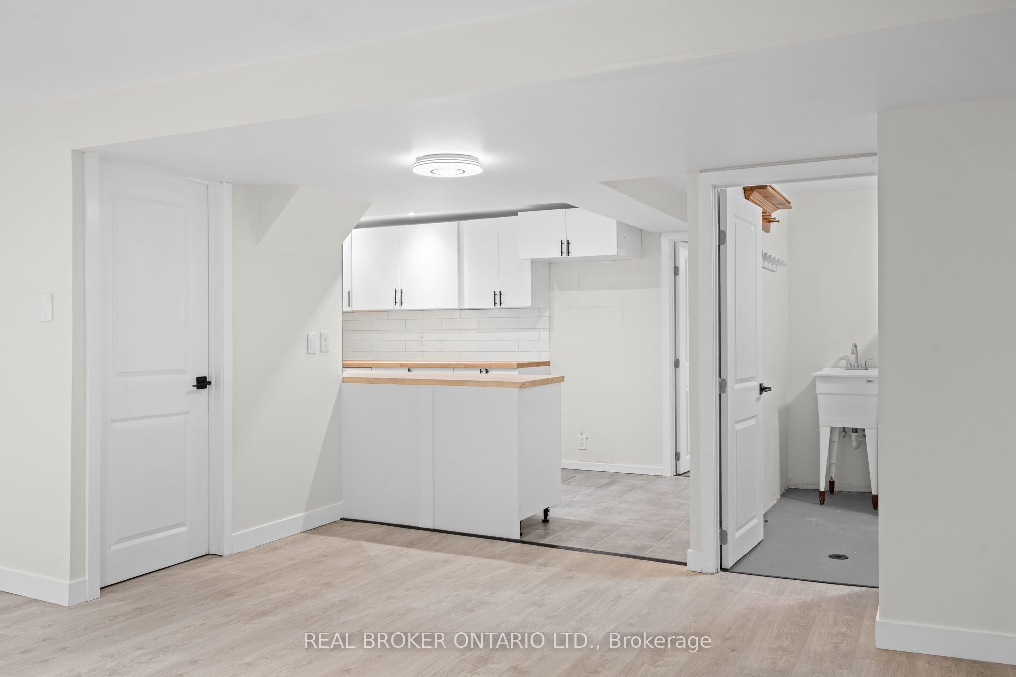 28 Leeming Drive B Property Photo 14