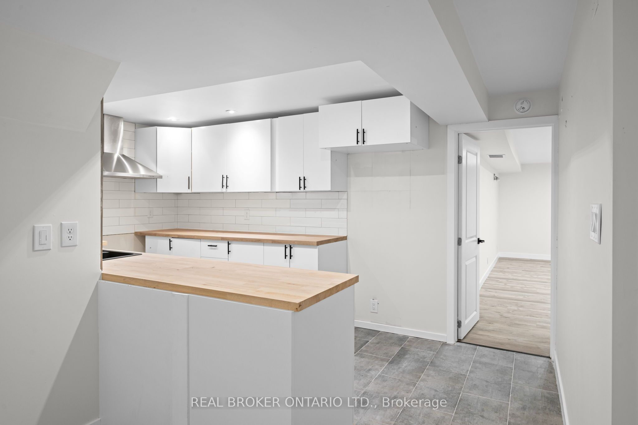 28 Leeming Drive B Property Photo 15