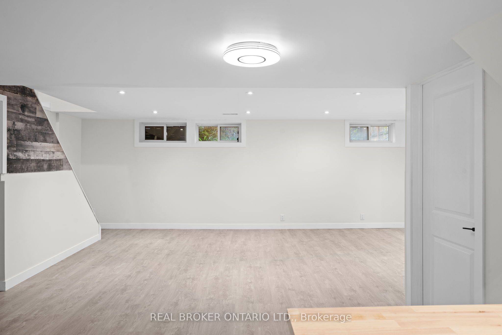 28 Leeming Drive B Property Photo 19