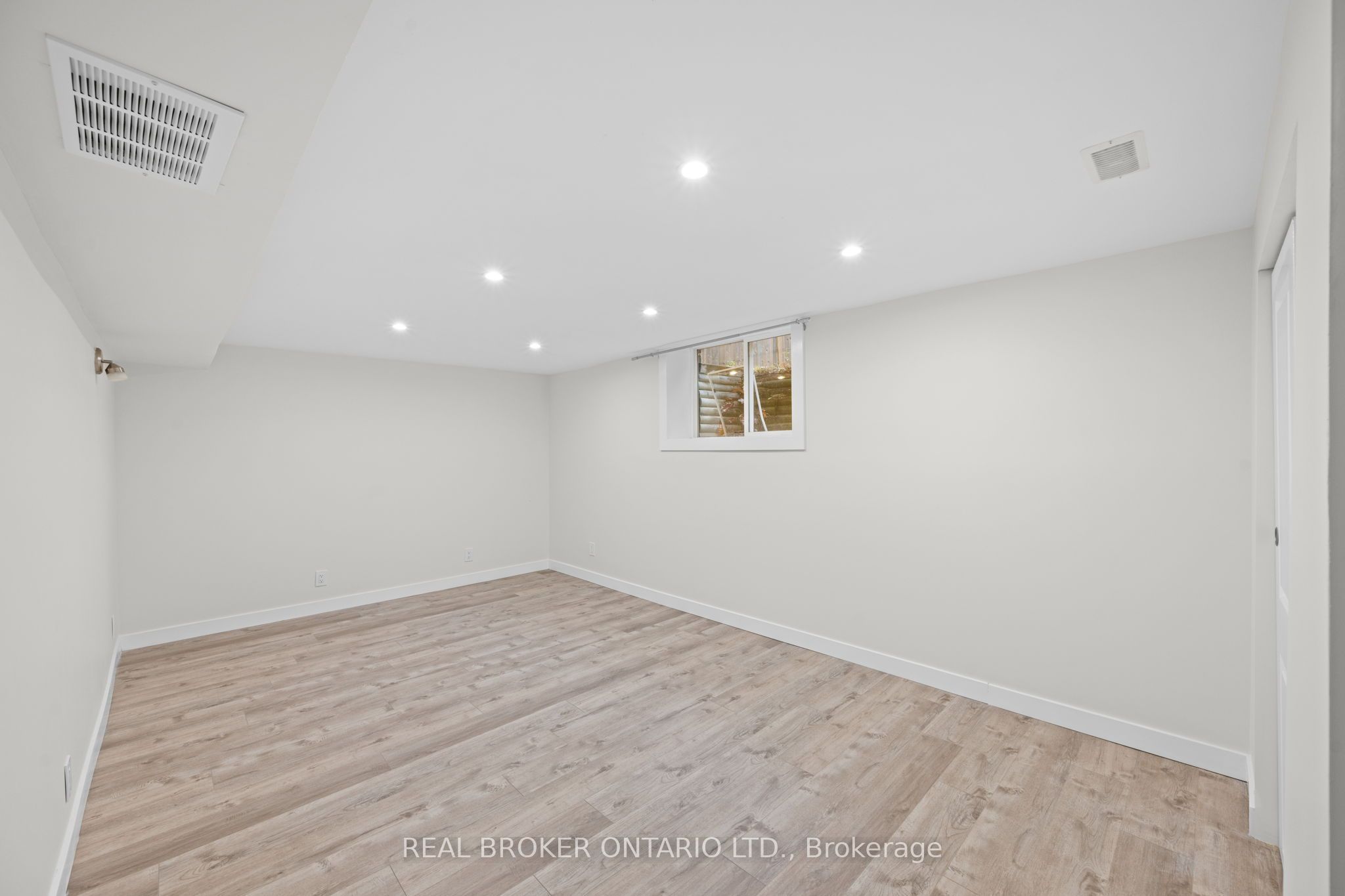 28 Leeming Drive B Property Photo 22