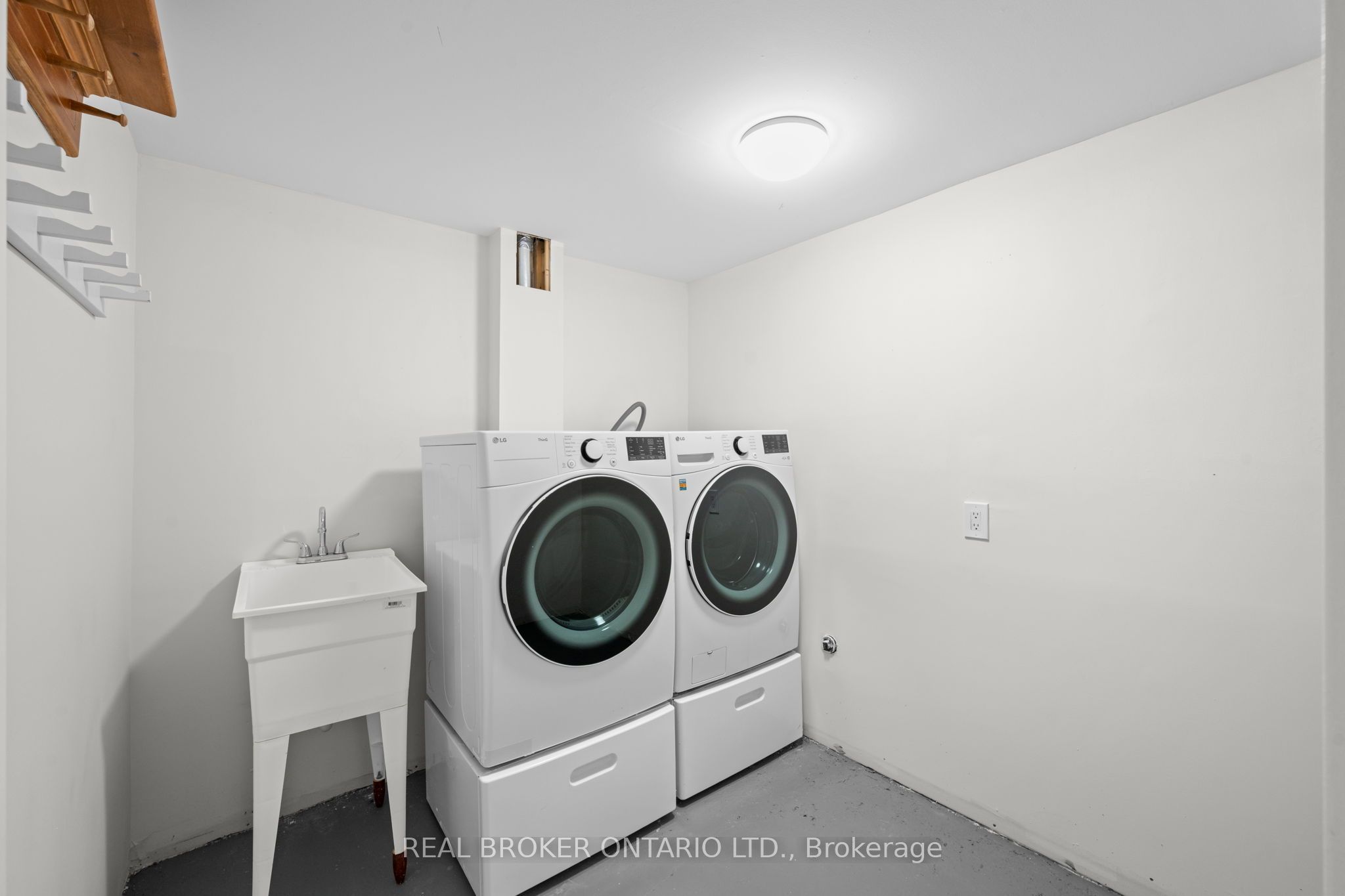 28 Leeming Drive B Property Photo 26