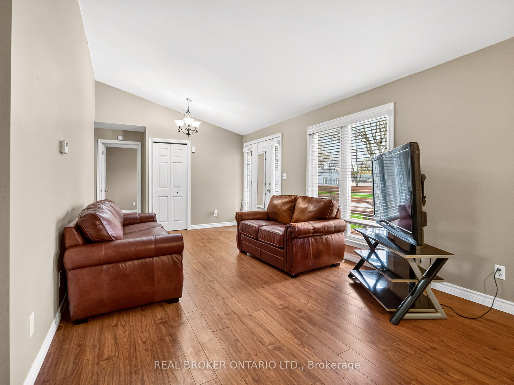 3176 Evadere Avenue Property Photo 2
