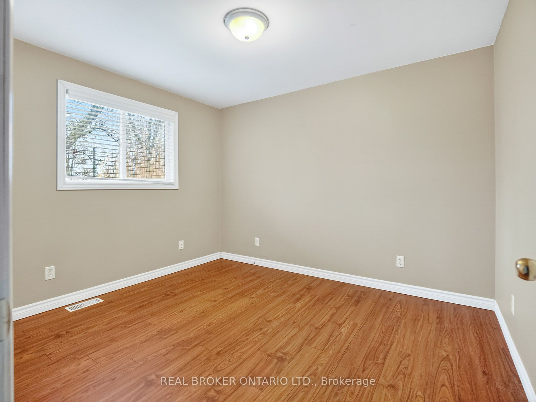 3176 Evadere Avenue Property Photo 4