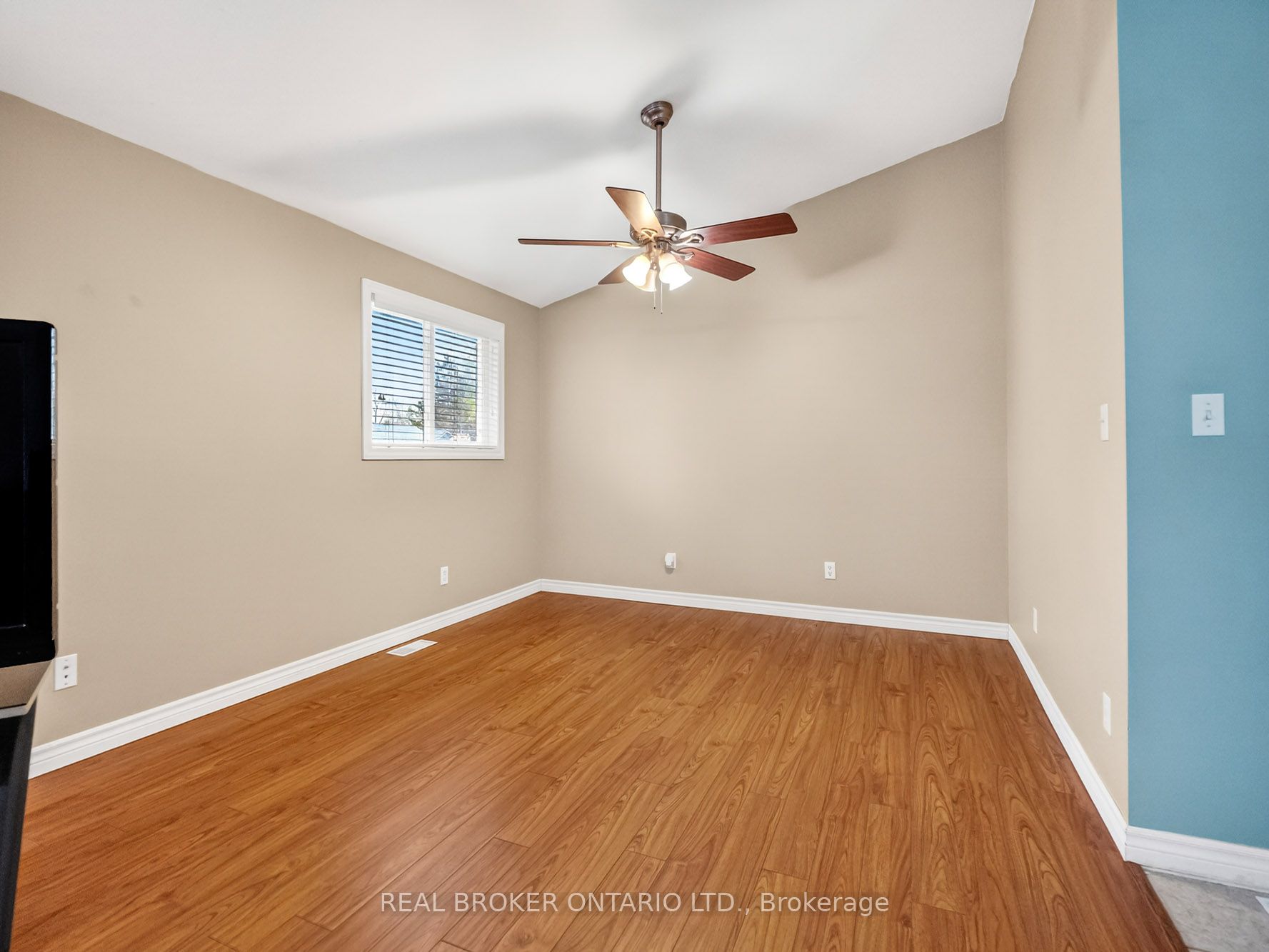 3176 Evadere Avenue Property Photo 10